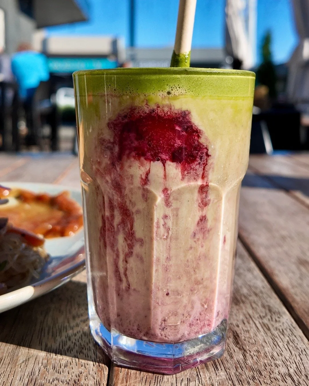 This one was made for a sunny table.

Creamy, colourful, and finished with that bright green top, it&rsquo;s the kind of drink that feels like a little treat before you&rsquo;ve even had a sip.

Perfect with lunch, or just because.

Would you try thi