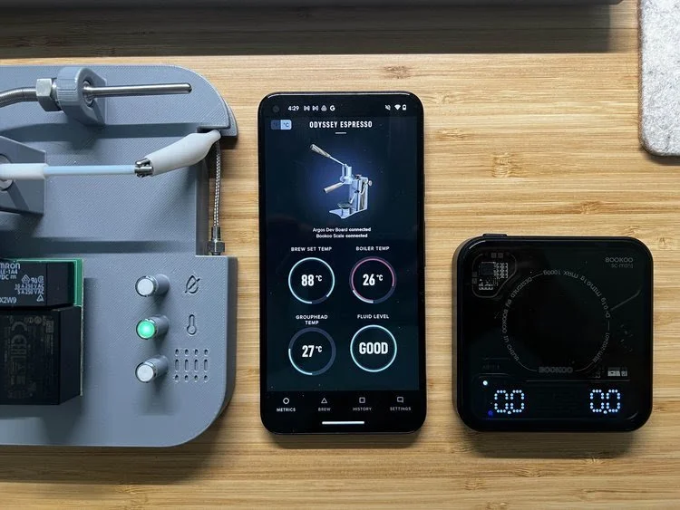 BooKoo Coffee Scale connected to the Odyssey App with one of our Dev Boards.