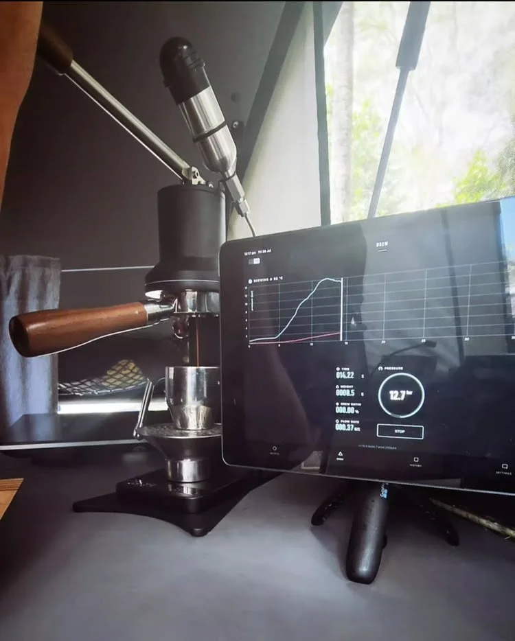 First unit delivered in Australia set up in their Land Rover Defender!