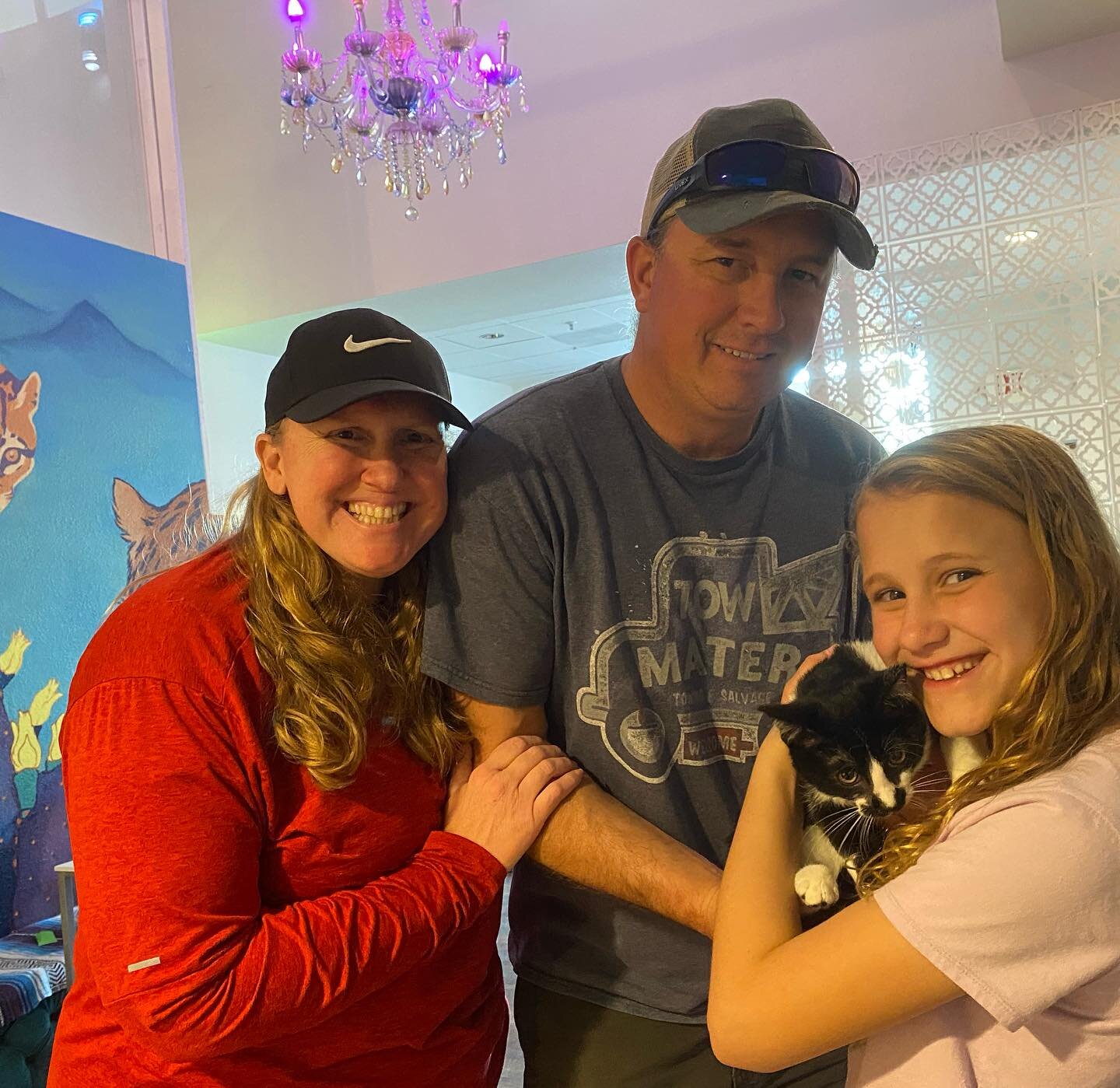 We were excited to celebrate the 600th kitty going to their forever home after staying with us, but it ended up being 601 😻

Congratulations to Frenchie, Pecan, and Beans!