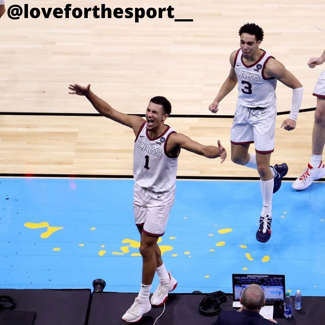 SPORT at its VERY BEST. 

@jsuggs23 sinks a buzzer beater to take @zagmbb into the @marchmadness championship game. 

Gonzaga&rsquo;s is 31-0 and will meet @baylormbb on Monday night! 

A huge shout-out to @uclambb for playing an incredible match.

#