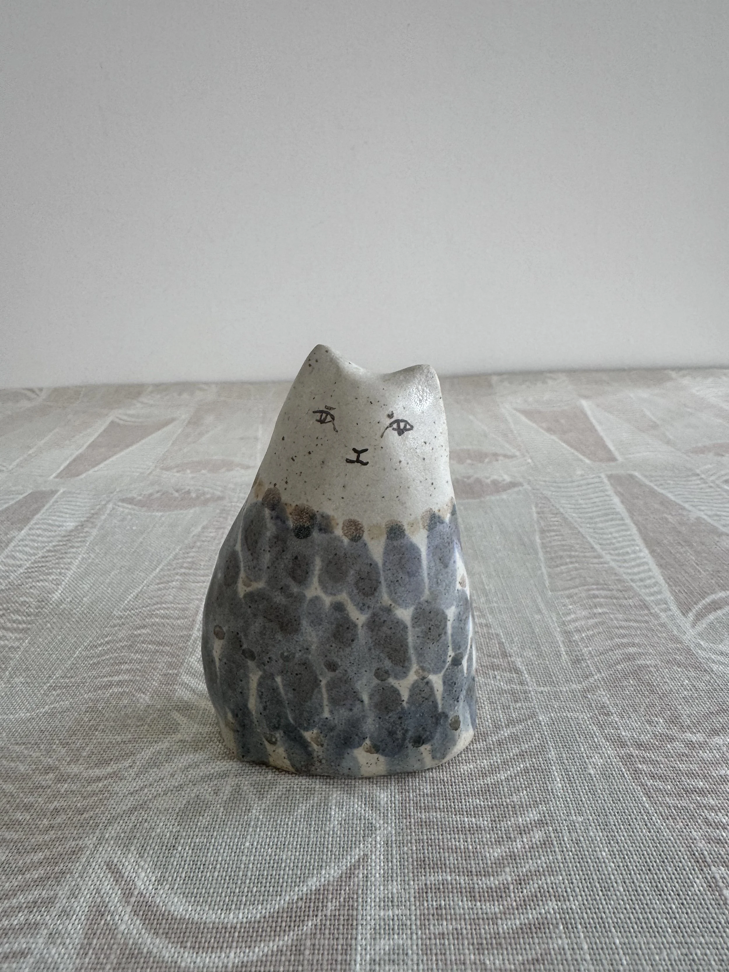 ceramic cats by Charlotte salt