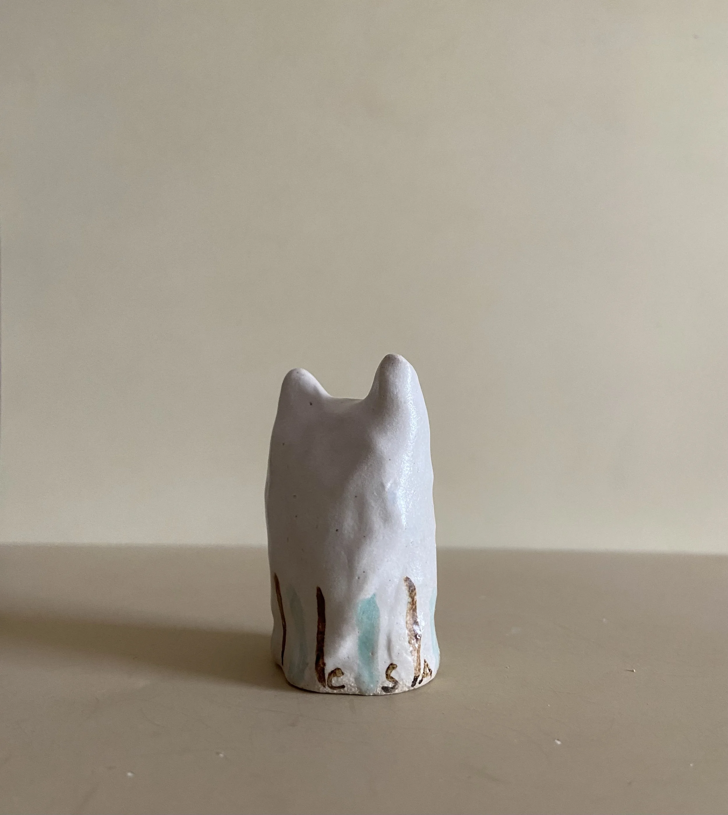 Ceramic cat by Charlotte Salt