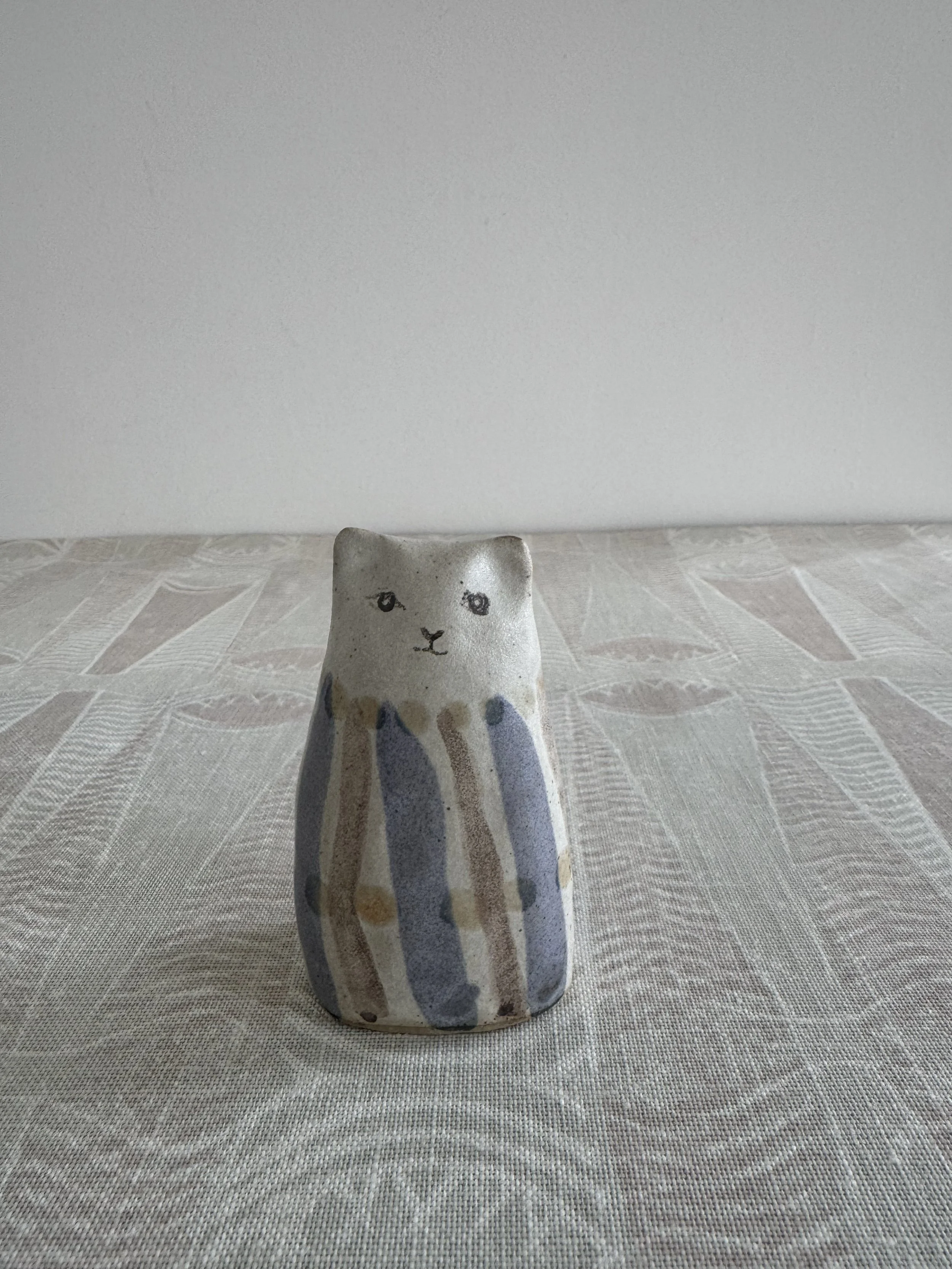 ceramic cats by Charlotte salt