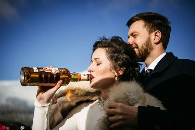 WARMING UP
Sometimes you just gotta do what you gotta do!
To warm up.
For a bit of dutch courage.
Just because it tastes so damned good.
A little rum drinking in the Snow - does it get any better than that?
This is the kind of thing that could happe