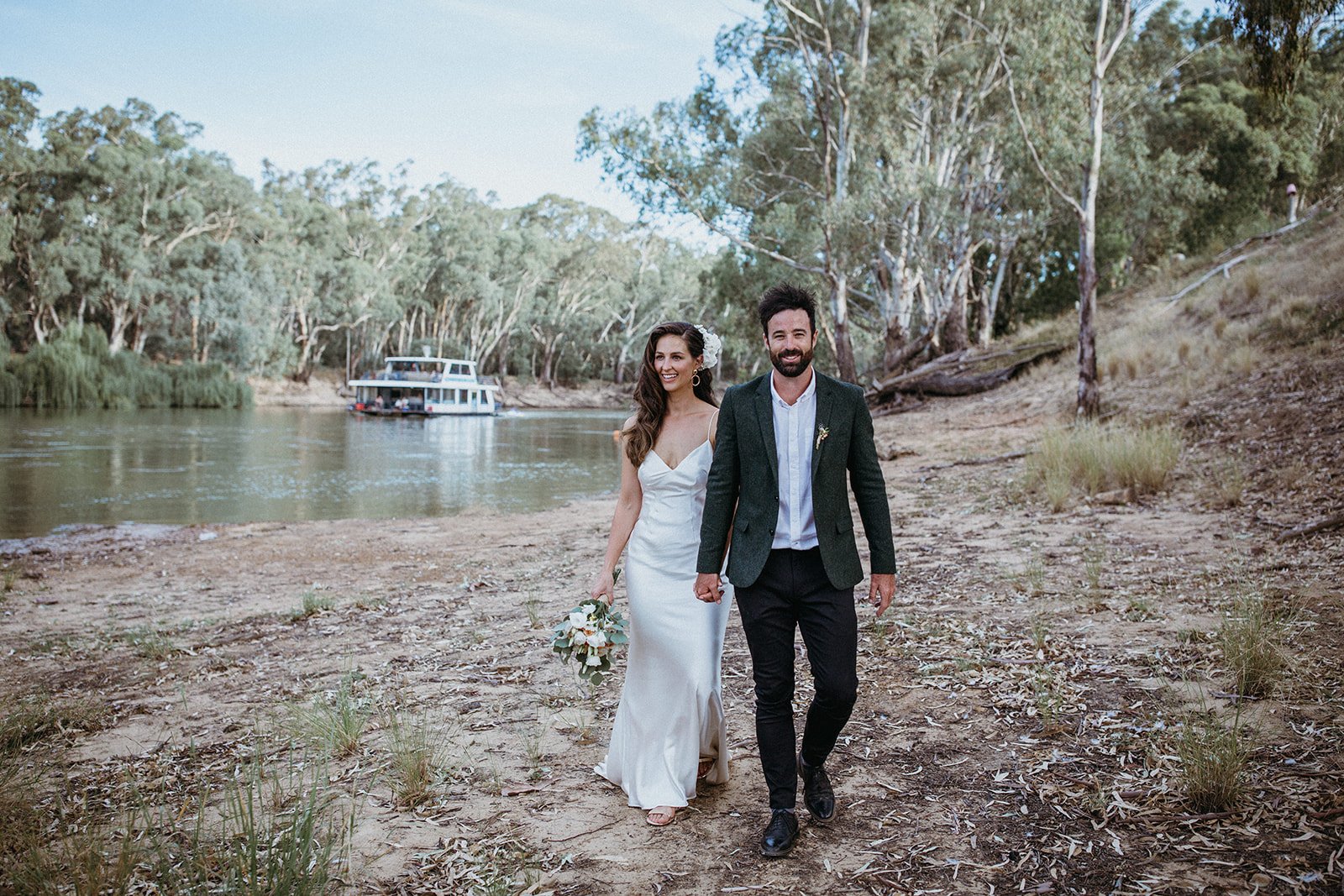 The perfect location for all the backyard feels and DIYing - a Murray River Wedding