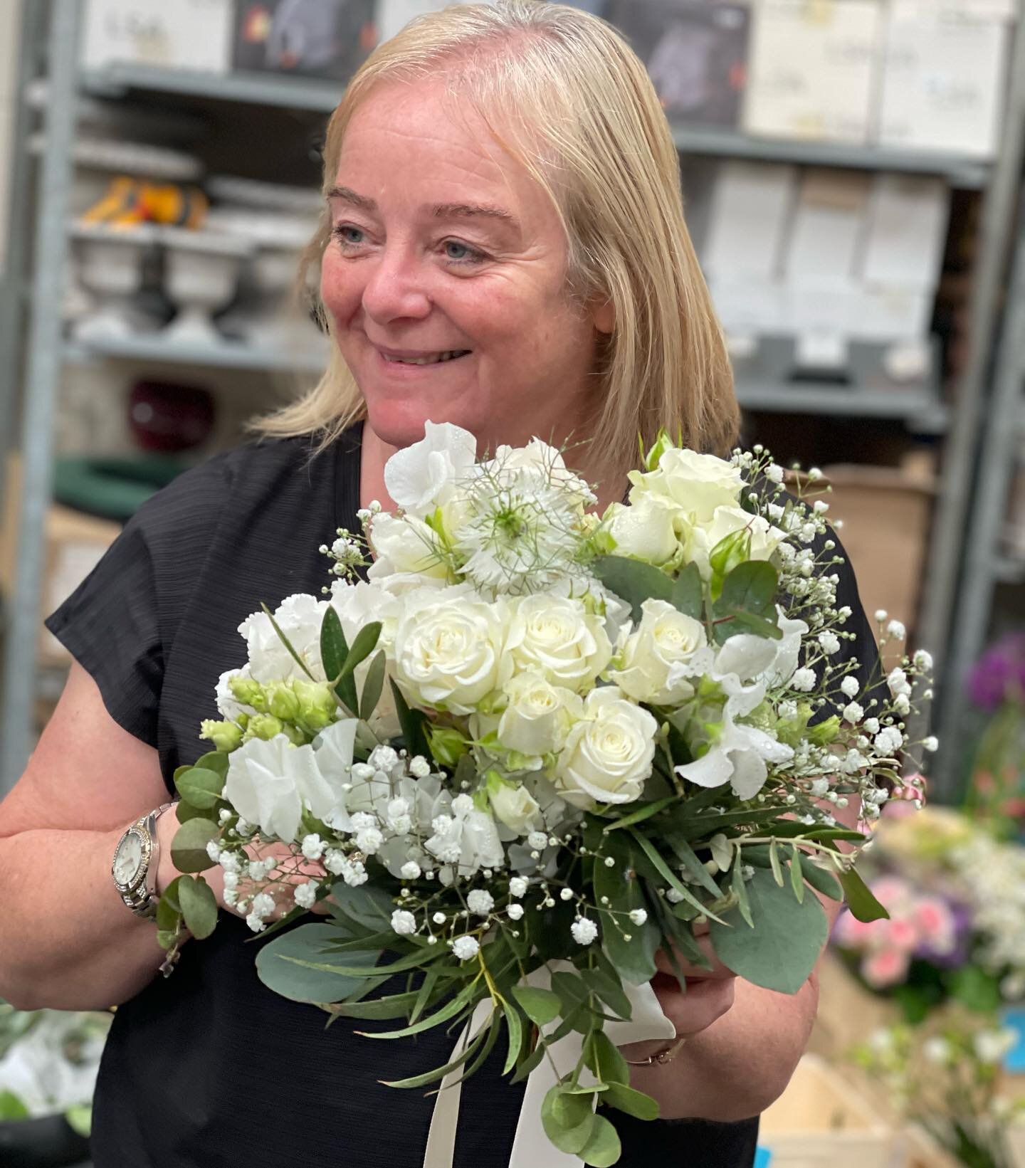 Yesterday we had the great pleasure of making a last minute wedding bouquet, with just a couple of hours to go before the wedding, the Bride&rsquo;s lovely friend called to ask if it were possible to make it and deliver it, it was xxxxx
#weddingbouqu