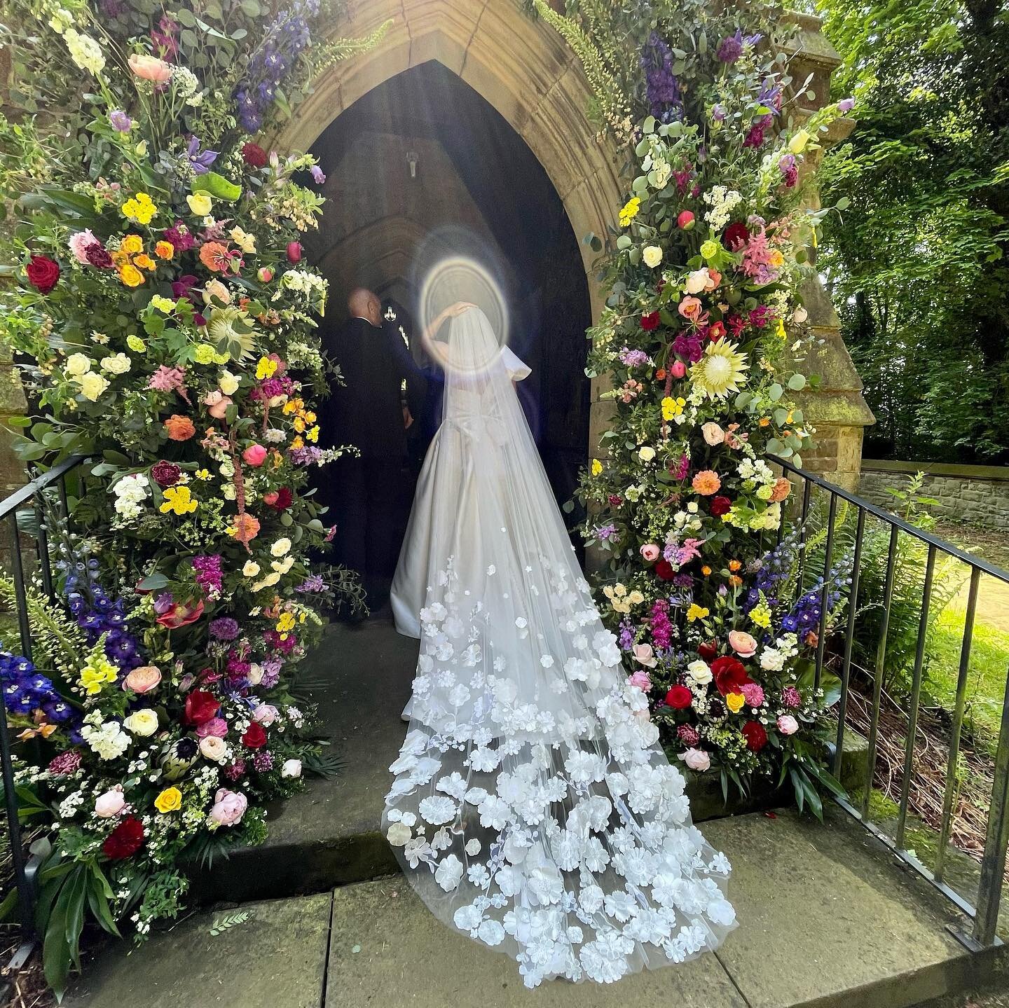 Our fabulous door arch in glorious technicolour for Jenni &amp; Leon, the brief&hellip; think Chelsea Flower Show without Hydrangeas or Sweet Peas, the varieties are too numerous to list but include four varieties of David Austin Roses Tess, Keira, J