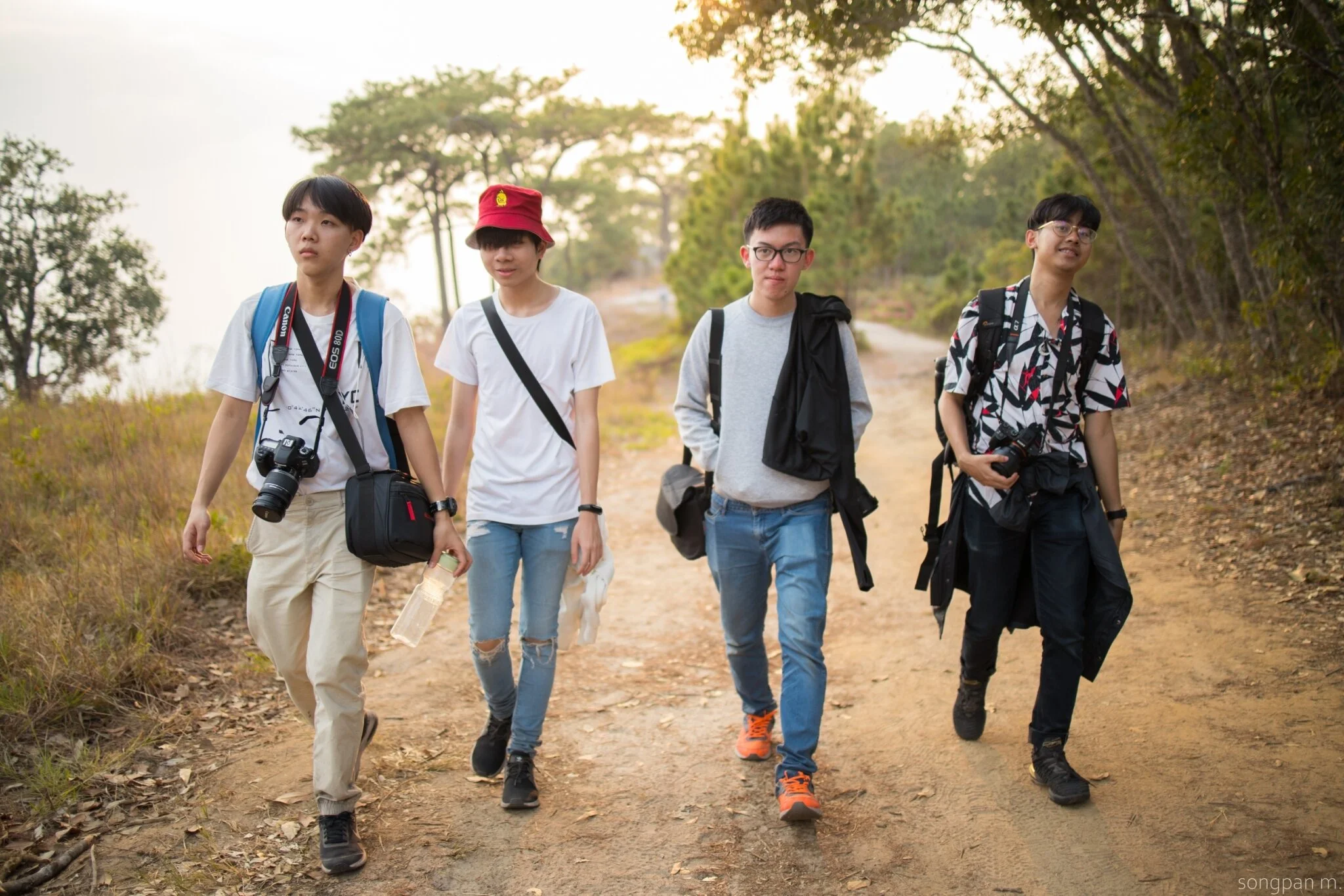 รูปเพื่อนๆที่ชอบ 3ใบ_200223_0002.jpg