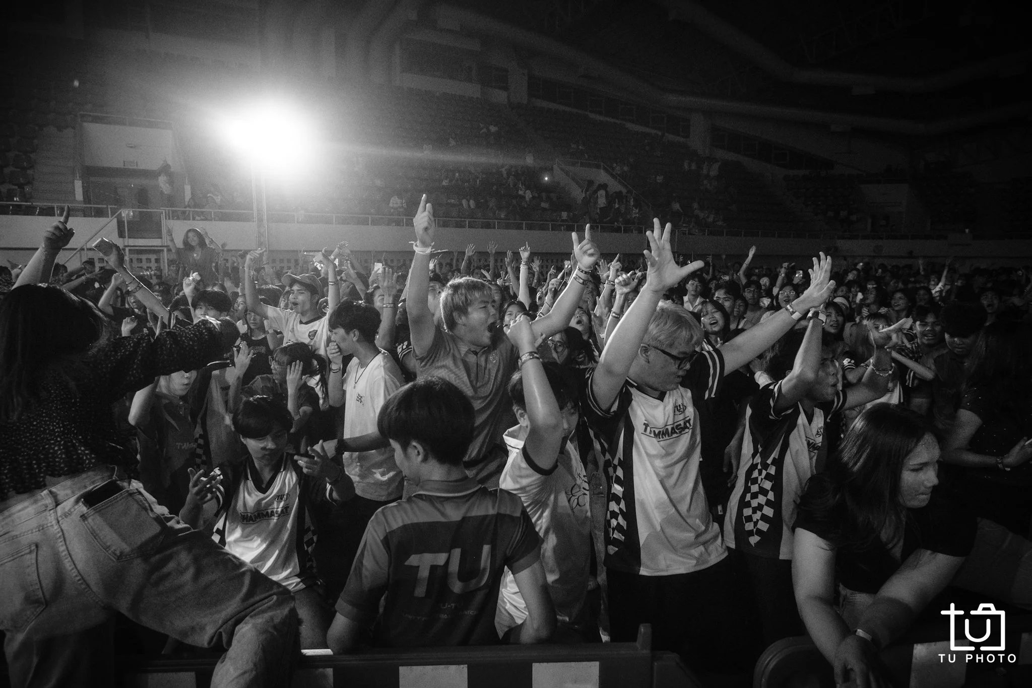 Crowd-1-ALT.JPG