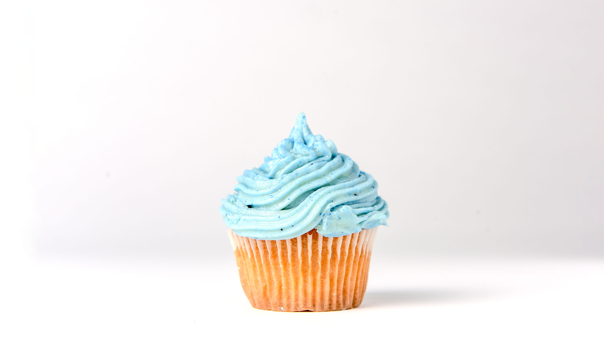 Natural blue phycocyanin muffin.png