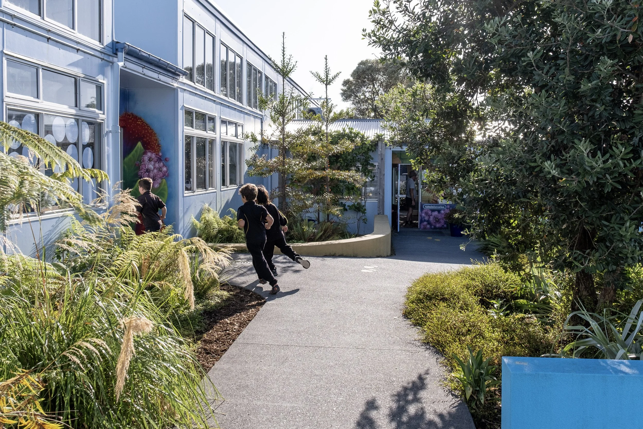 West Harbour School Entrance Garden