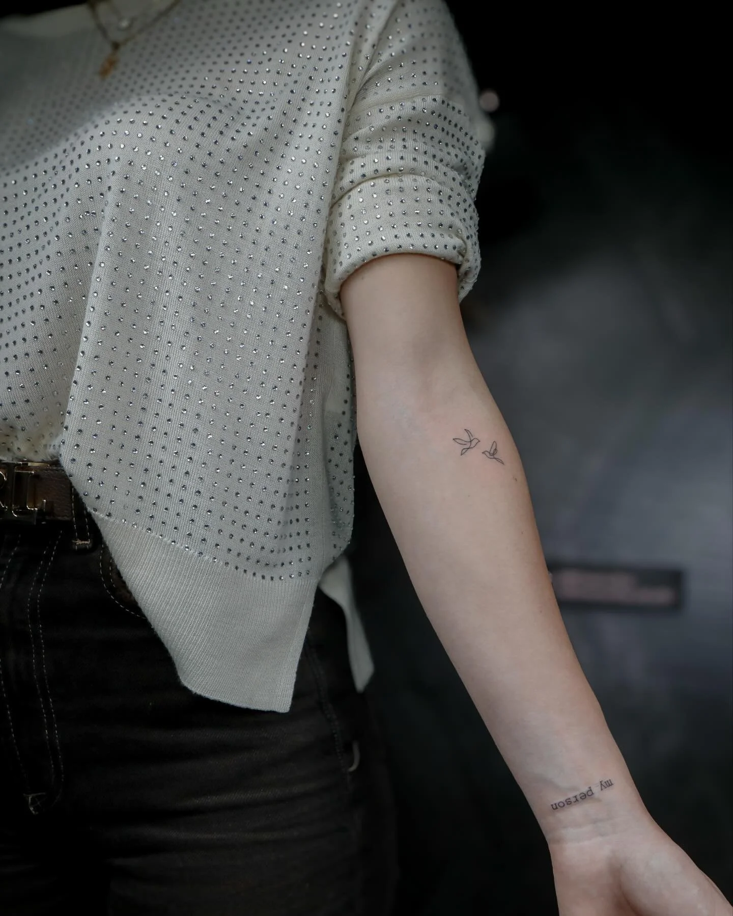 La tinta susurra lo que sabe el coraz&oacute;n 🤍 
◾️Hemos tenido el placer de recibir a una pareja que eligi&oacute; nuestro espacio para dar forma a una idea muy especial: su tatuaje en pareja. Para nosotros ha sido un honor acompa&ntilde;arlos en 