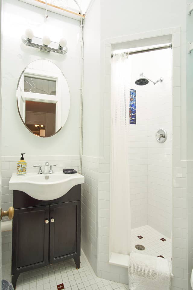 burns-square-historic-vacation-rentals-pineapple-suite10.jpg