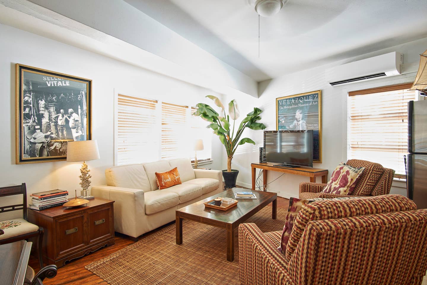 burns-square-historic-vacation-rentals-pineapple-suite11.jpg