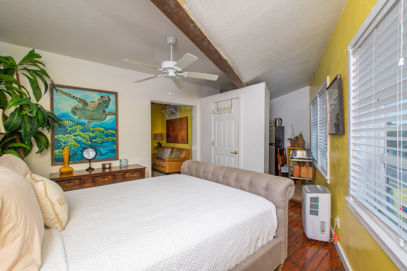 AirBnb-SRQ-Unit2-web-7095.jpg