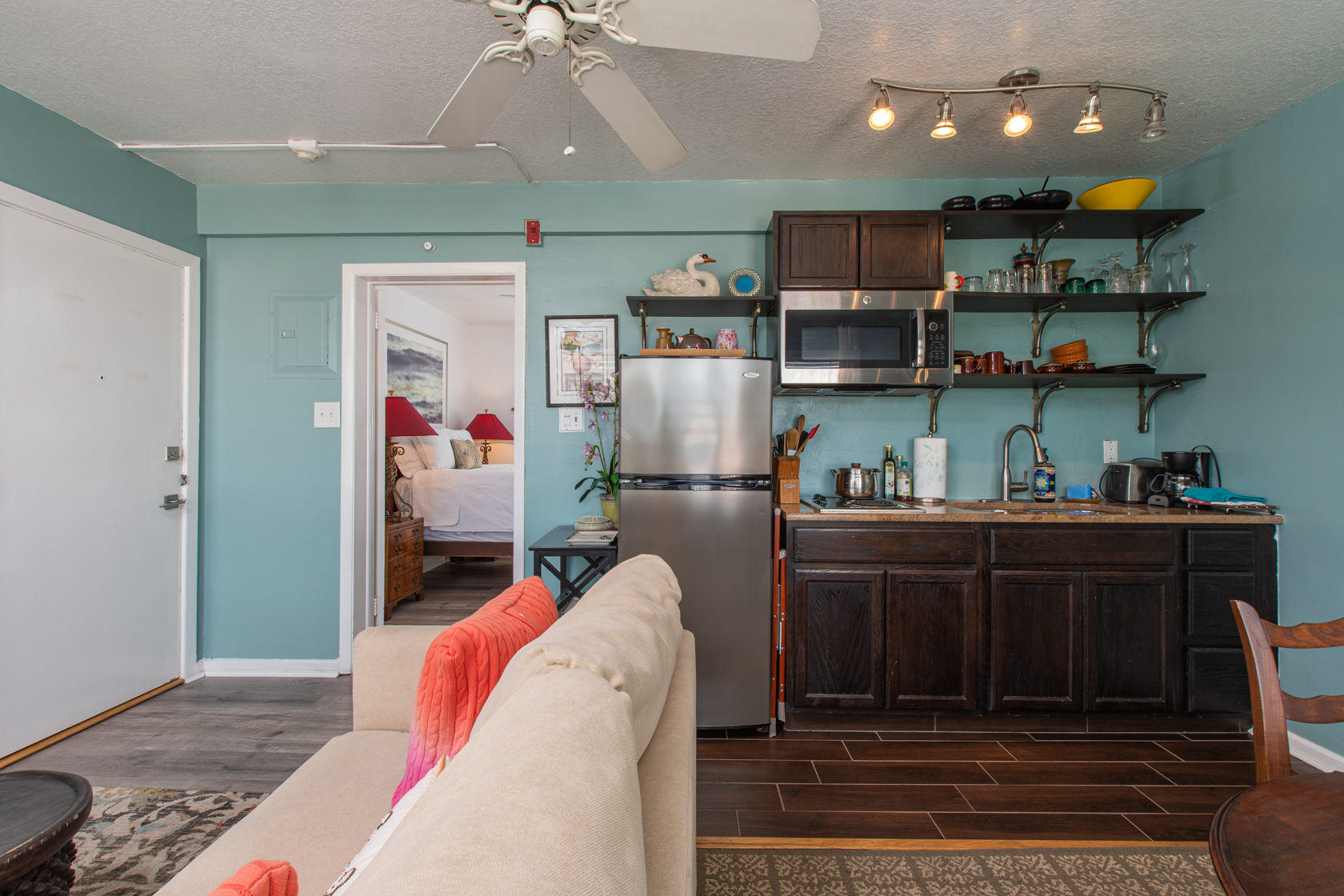 AirBnb-SRQ-Unit7-web-8171.jpg