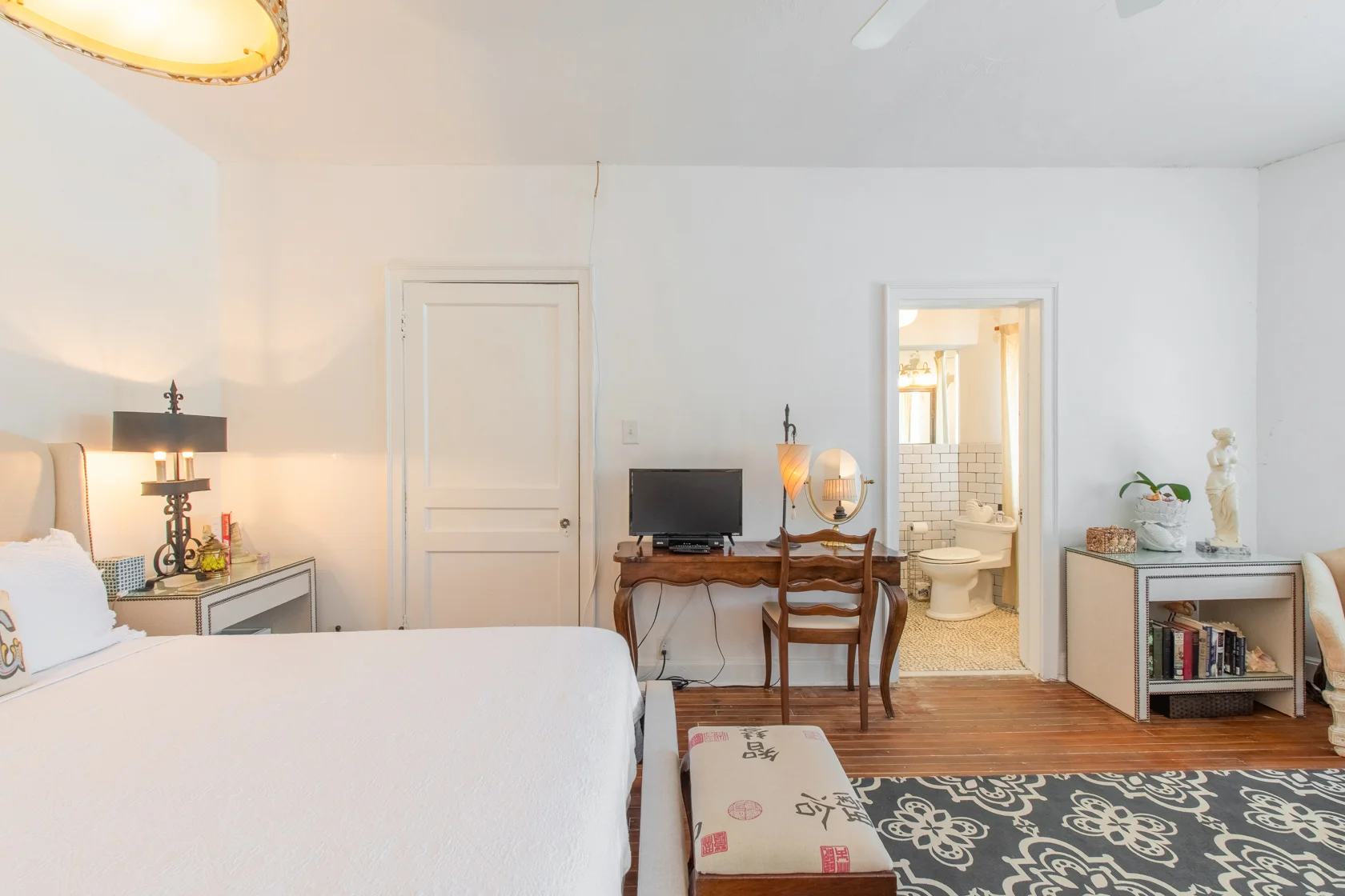 AirBnb-SRQ-Unit11-web--3.jpg
