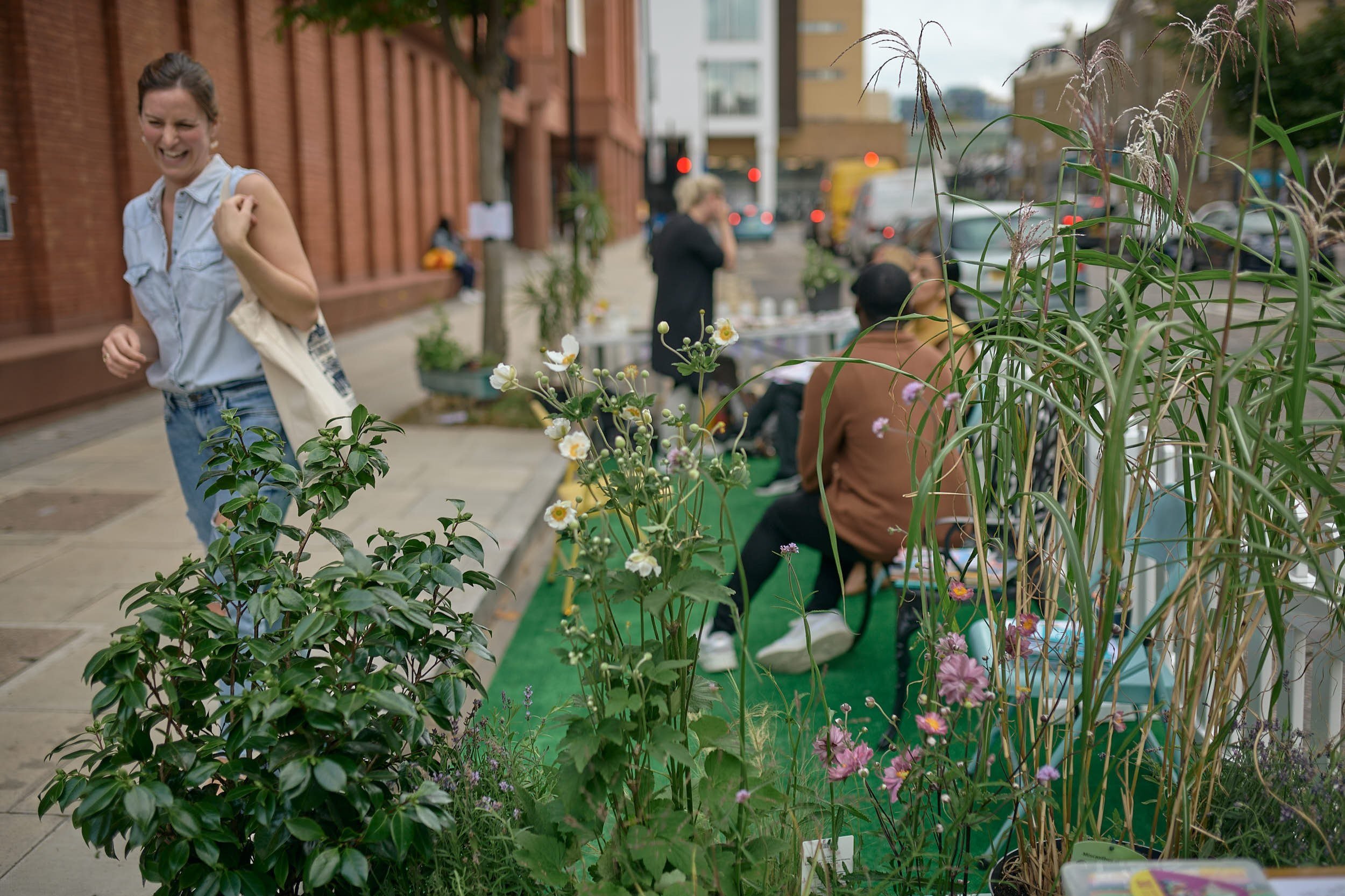 This parklet provides greenspace where local people can meet, rest, and socialise