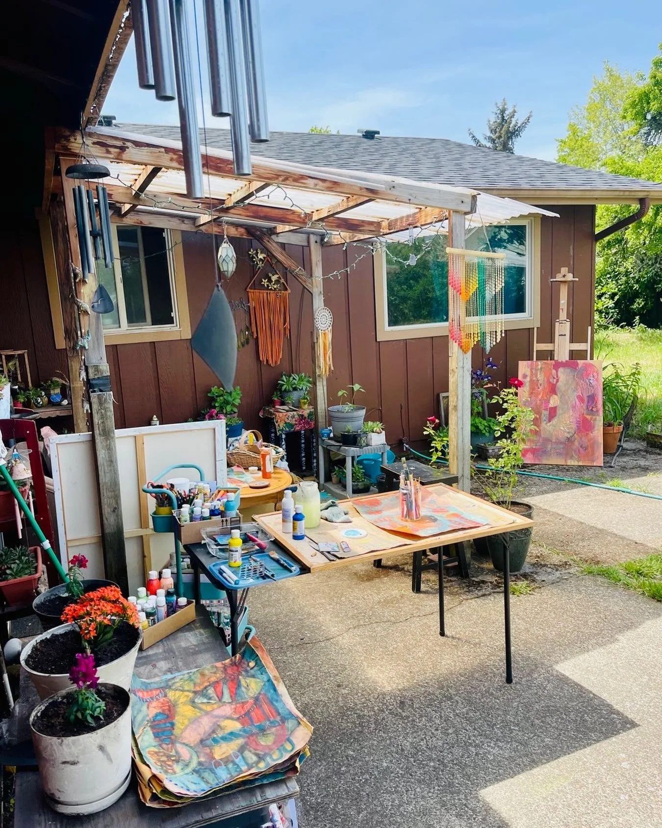 Studio views ..Soulful sundays .. art, music,  birds and vibes 

#artonsunday #artoutside #souldeep #grateful #lovexlove