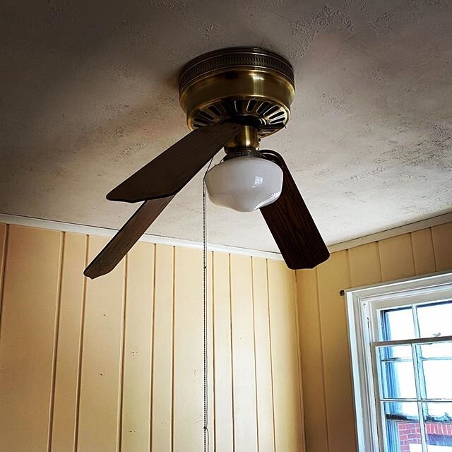 This property touts: &ldquo;Ceiling fans for efficient cooling&rdquo; in its marketing. I&rsquo;m not sure that&rsquo;s true! #ceilingfan #whatagentssee #bestaddress #rlah