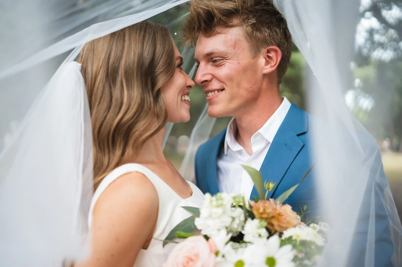 Jackie and Luke had a gorgeous wedding day surrounded by closest friends and family as they committed to each other for the rest of time! The bride and groom danced and sang and laughed and hugged with each friendly face that showed up to their speci