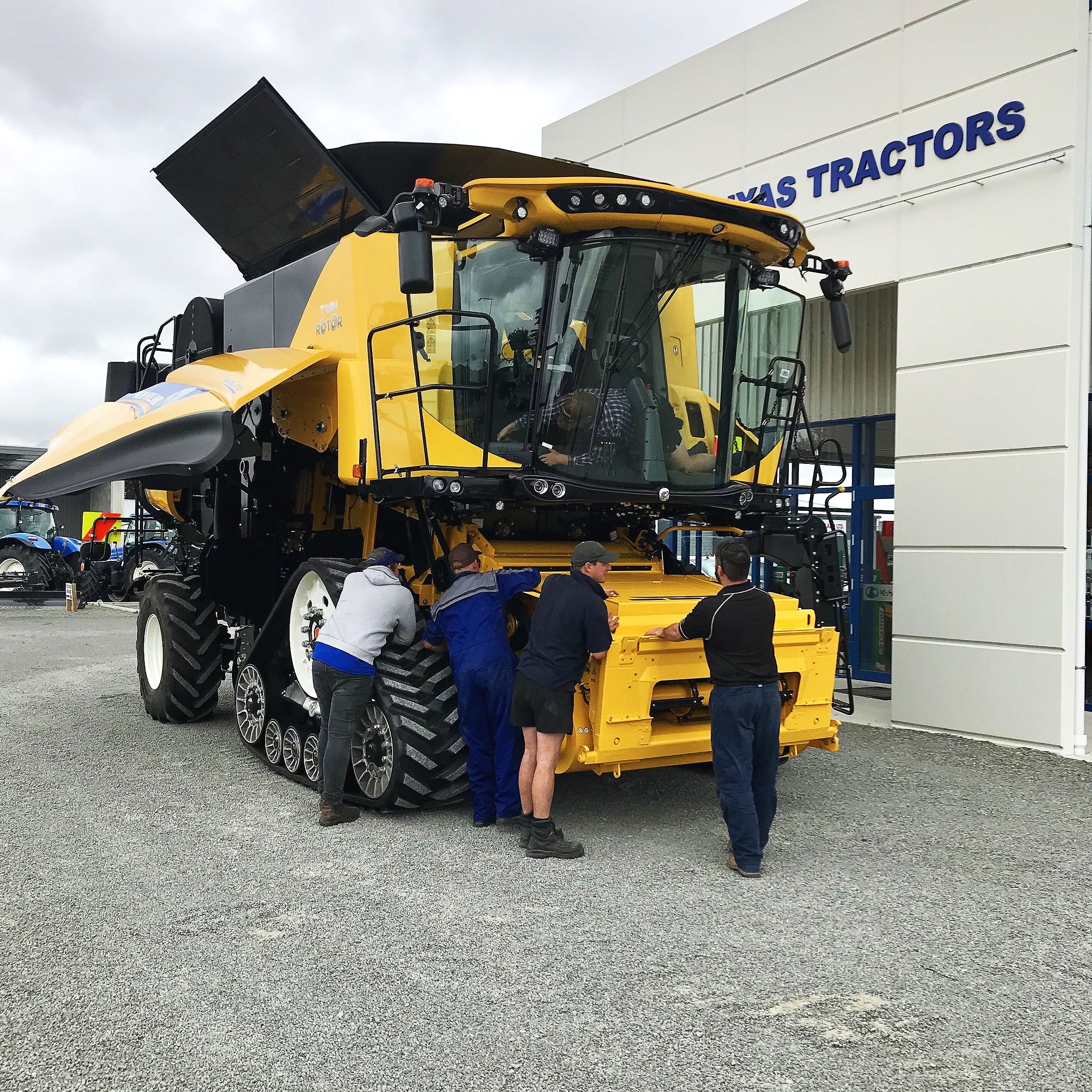 Pre-delivery training Johnson Gluyas Tractors NZ 
