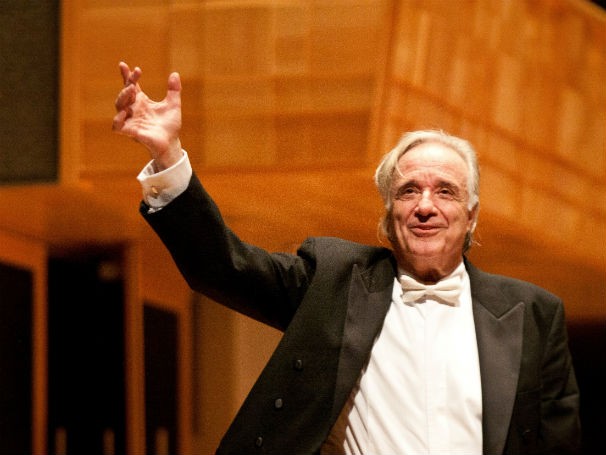 O apoio espiritual ao maestro João Carlos