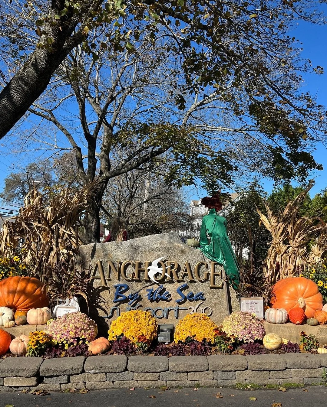 Already missing Vacationland! Maverick Creative's very own @emagnew had the joy of hosting @girihotels&rsquo; first-ever press trip to Maine &mdash; striking the perfect balance between seaside charm at @anchoragebythesea in Ogunquit and a cozy, foli