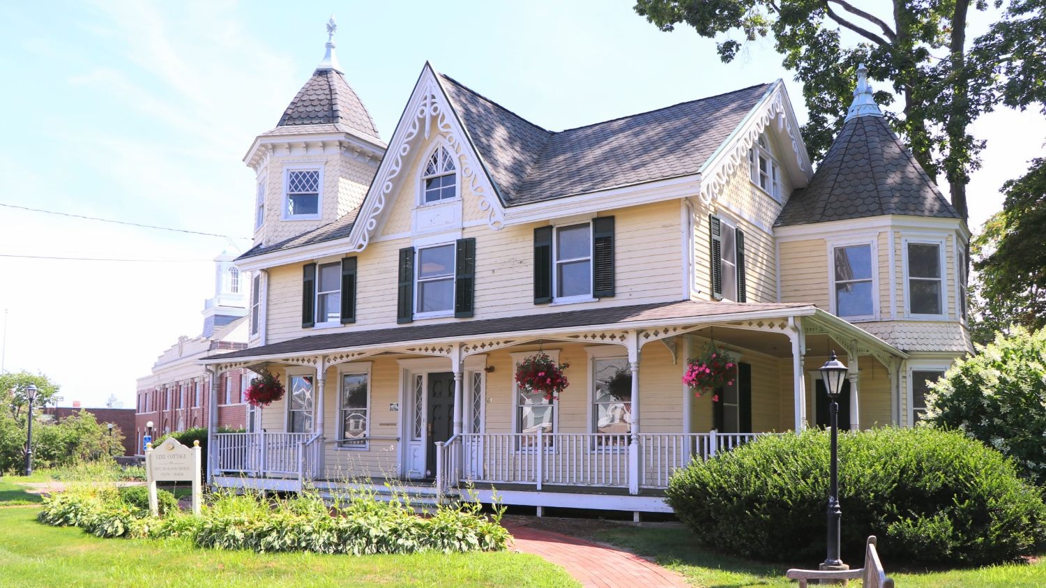 Vine-Cottage.jpg