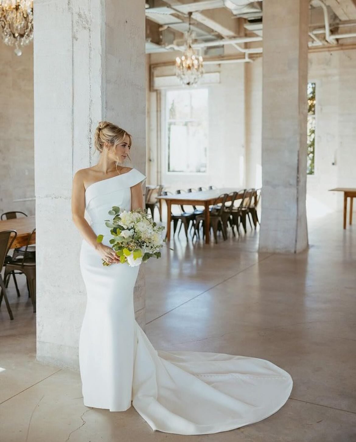 Bridals with Erin 🤍

Photographer: @samanthayorkphoto 
Dress: @thebridalrail
