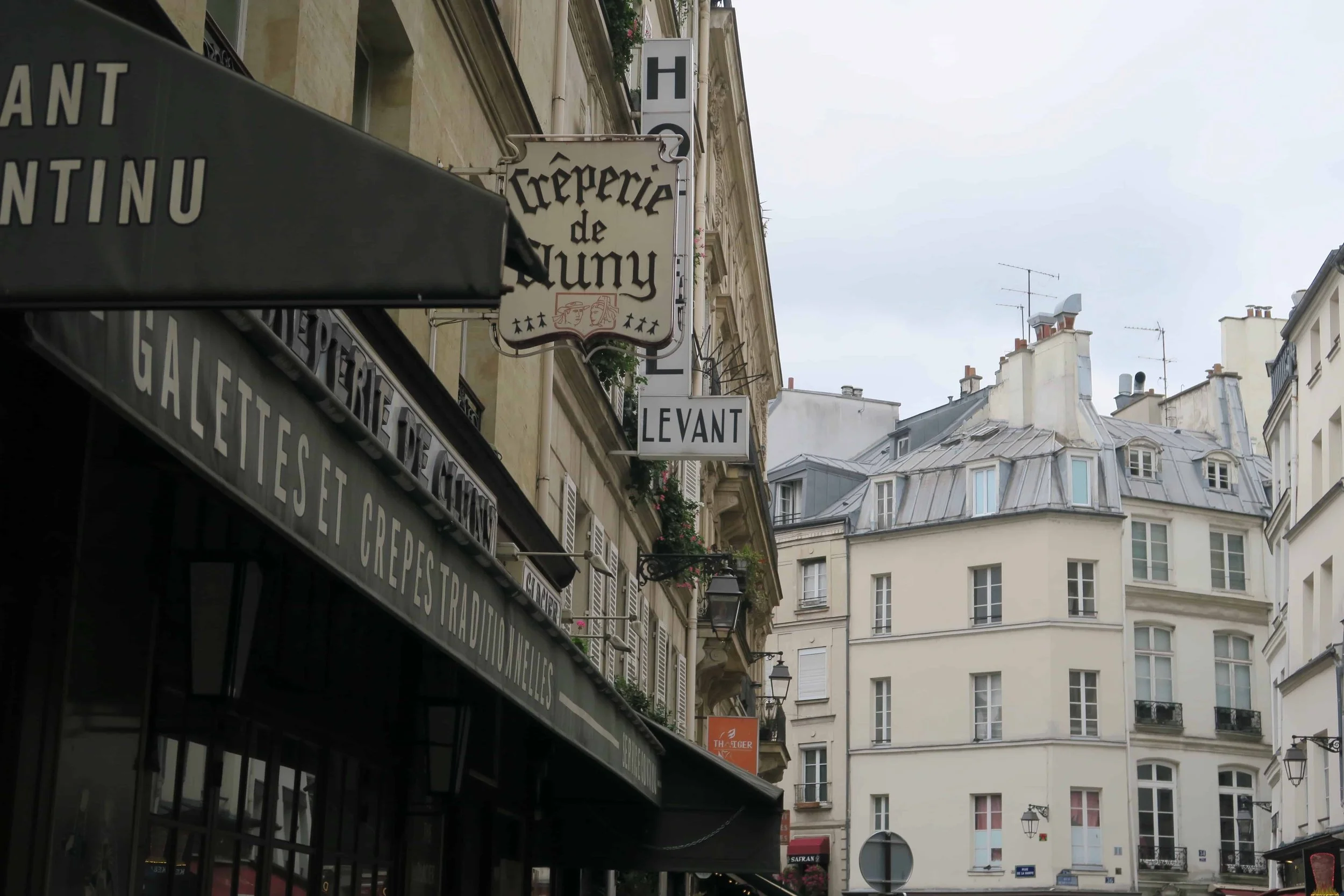 latin quarter street in paris