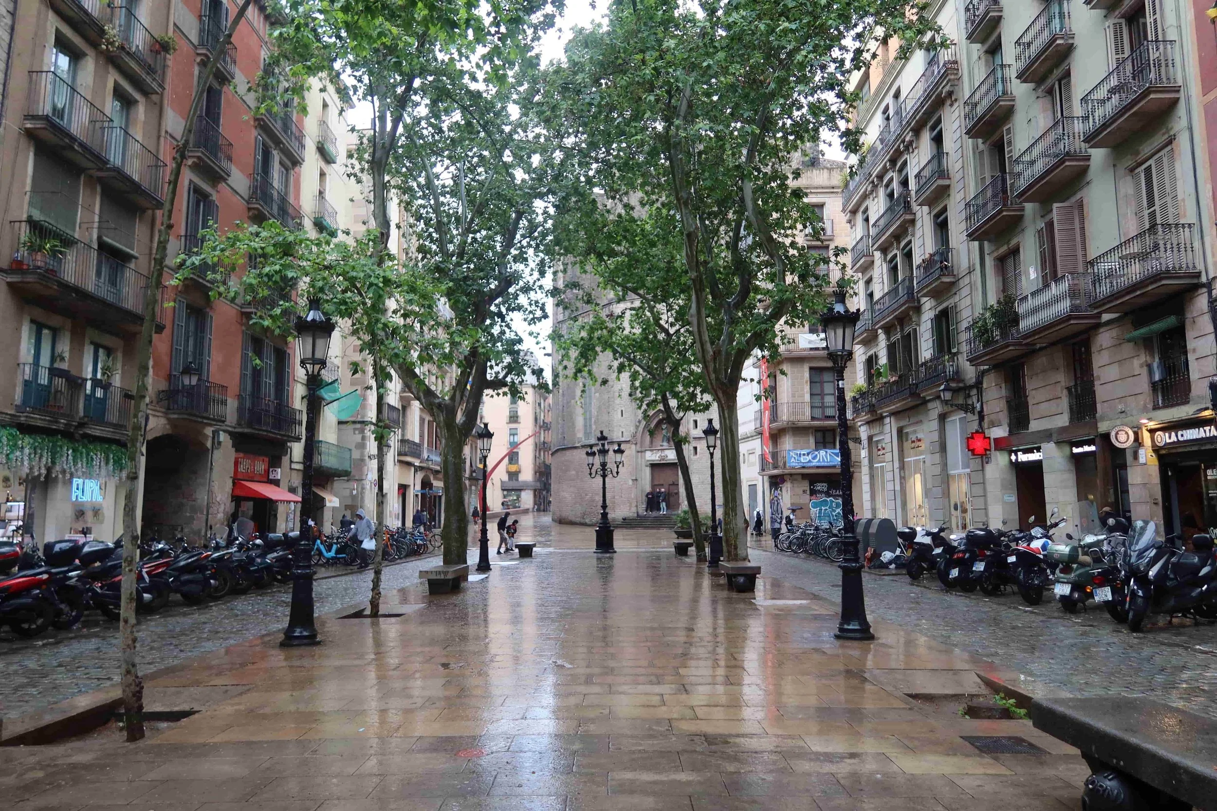 strut passeig del born on a rainy day
