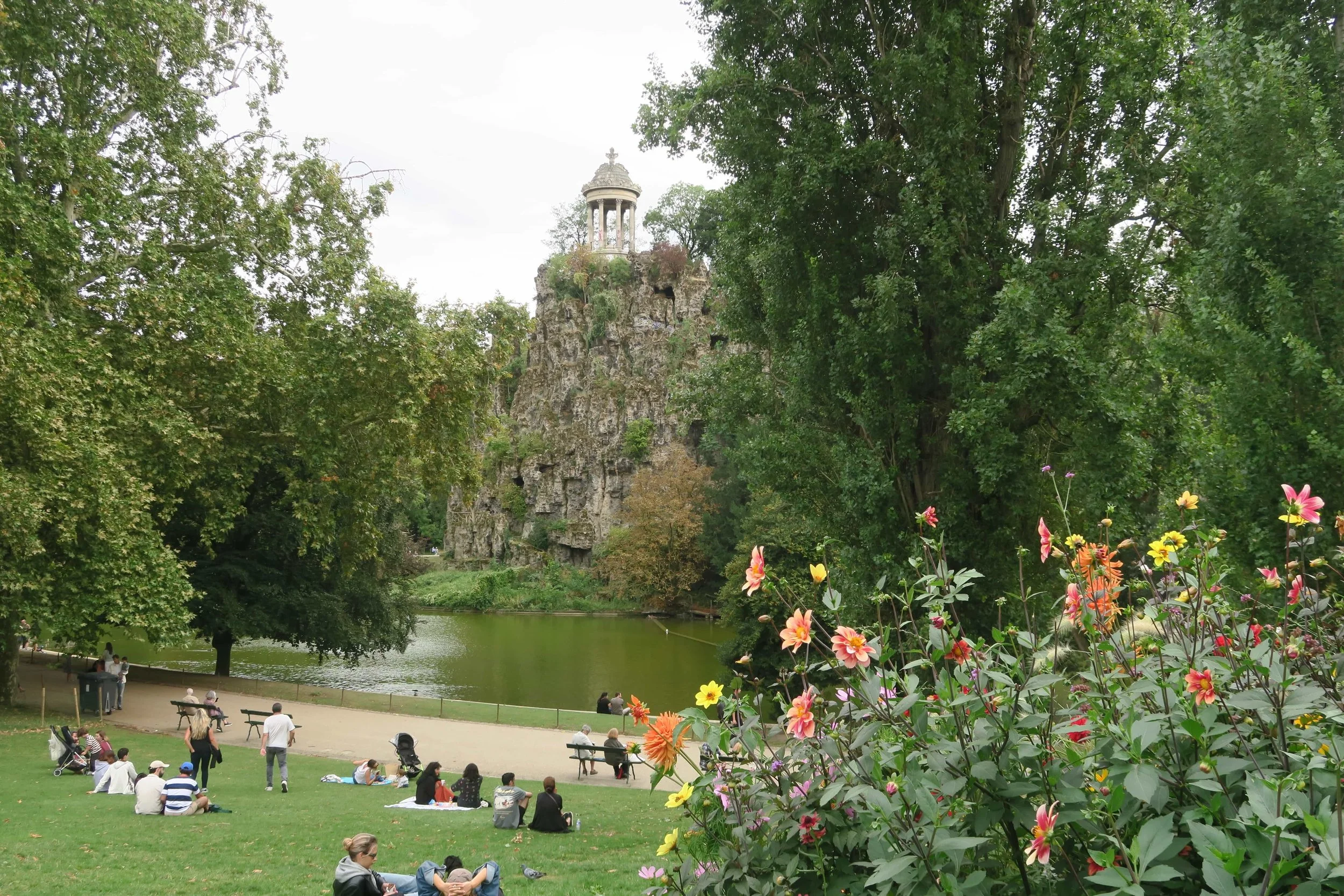 10 Best Places to Picnic in Paris