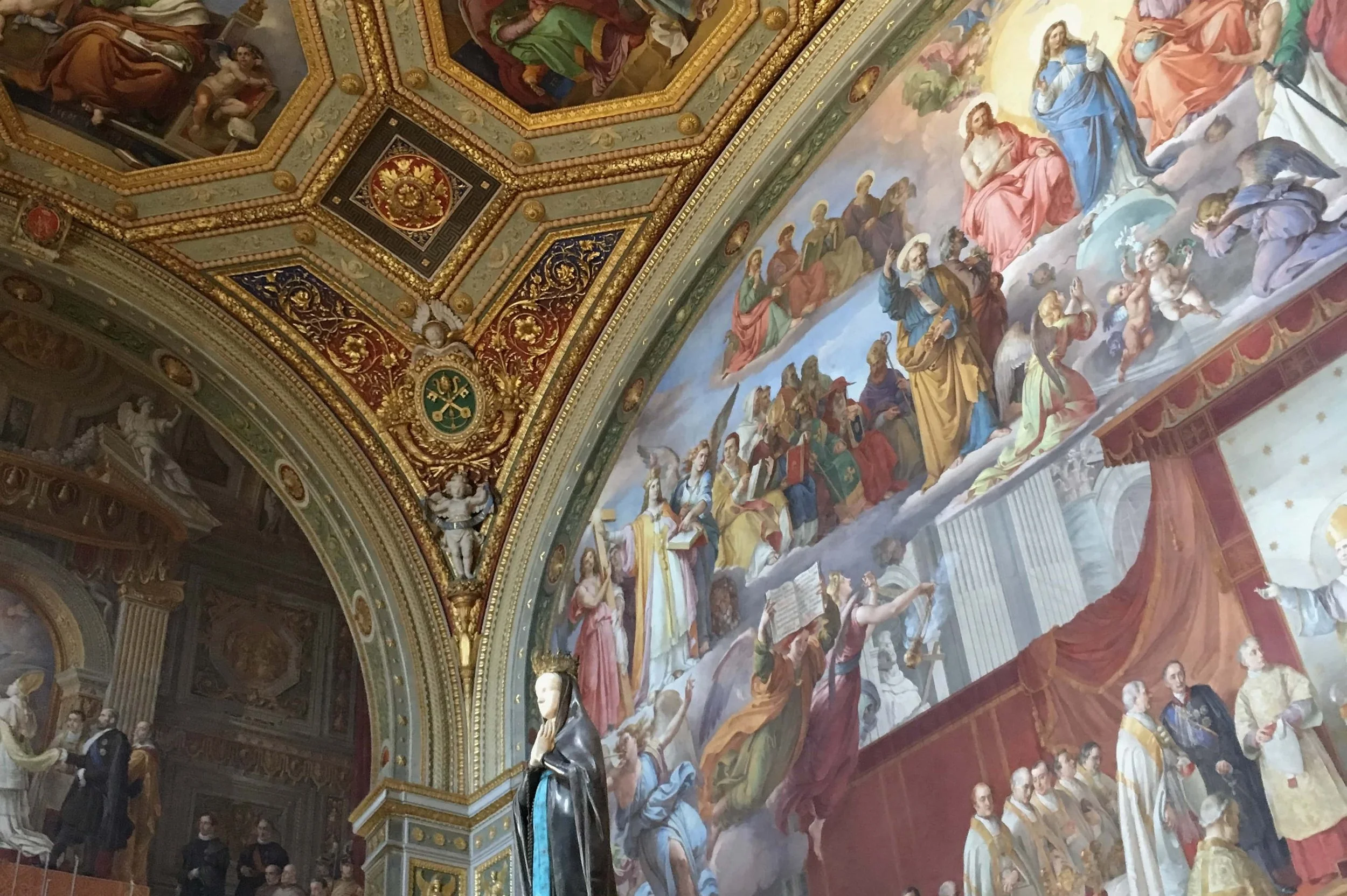 st. peter's basilica paintings gold and red detailing