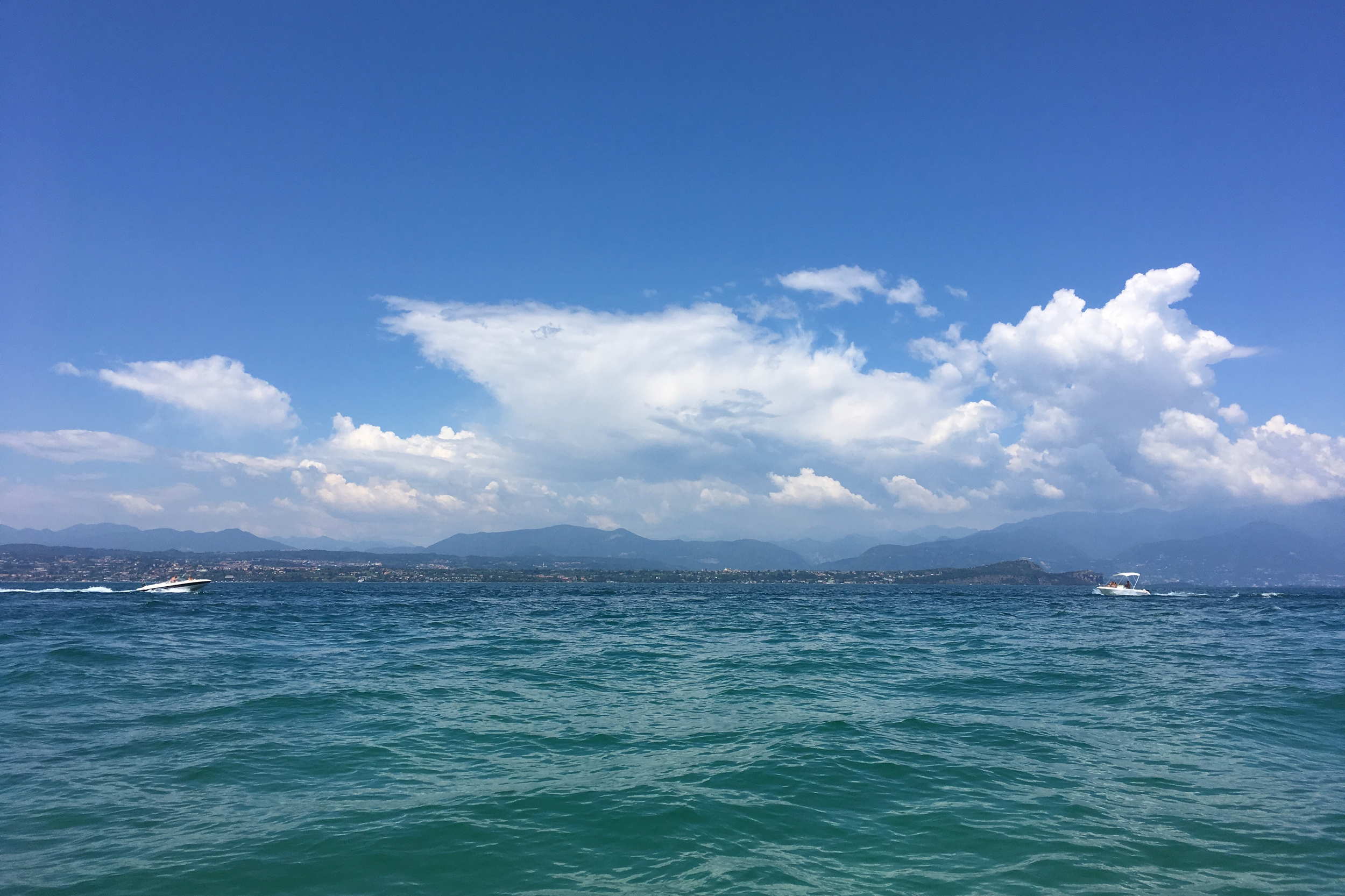 lake garda teal water