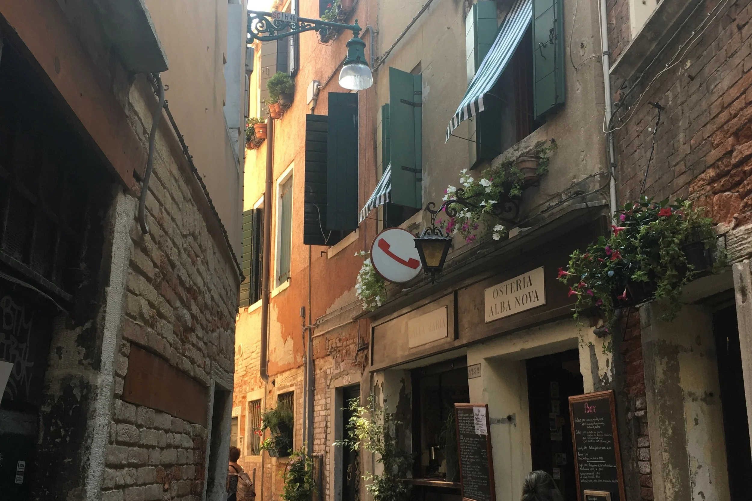 narrow streets venice