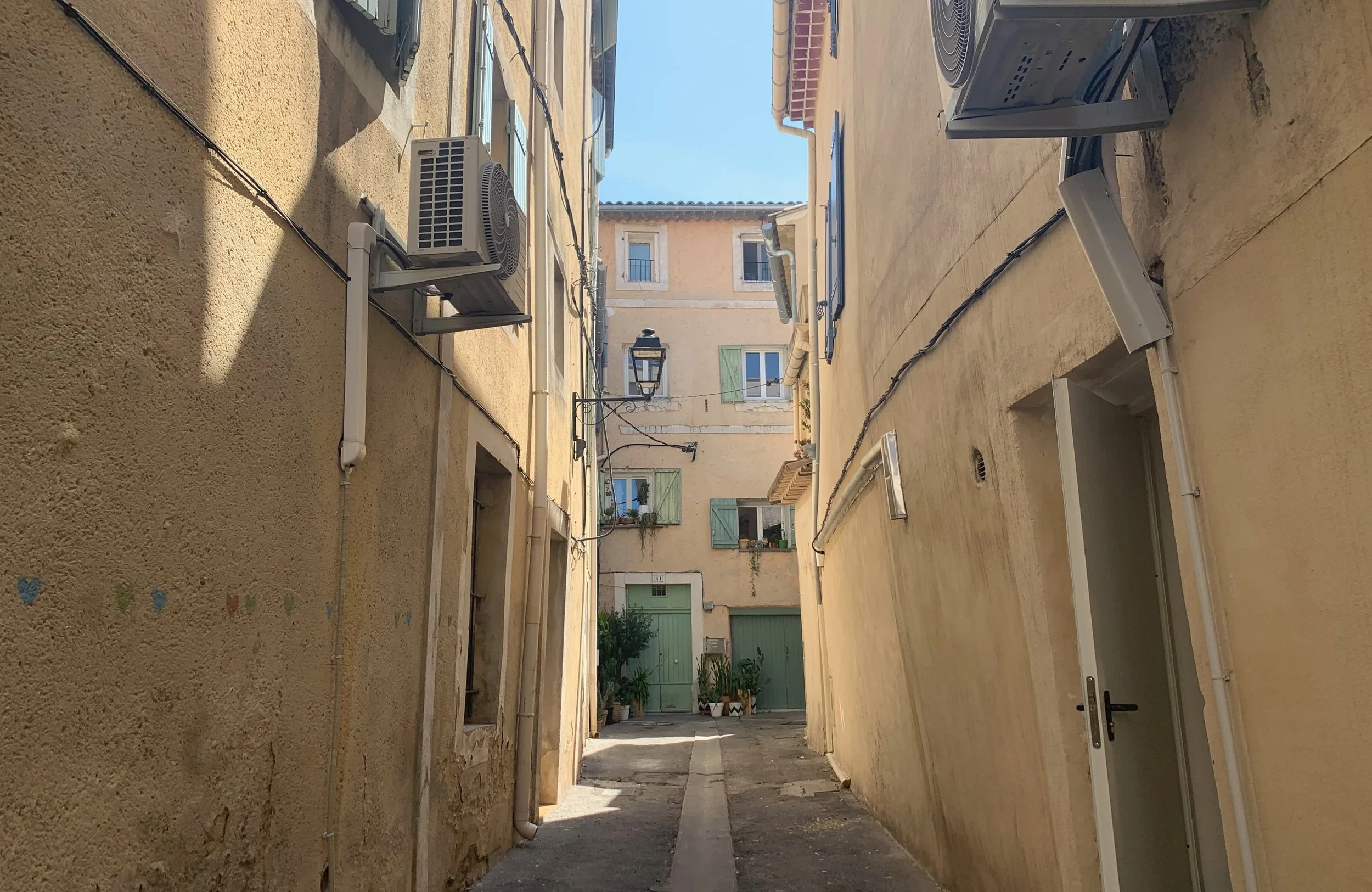 streets of L'Isle-sur-la-Sorgue in France