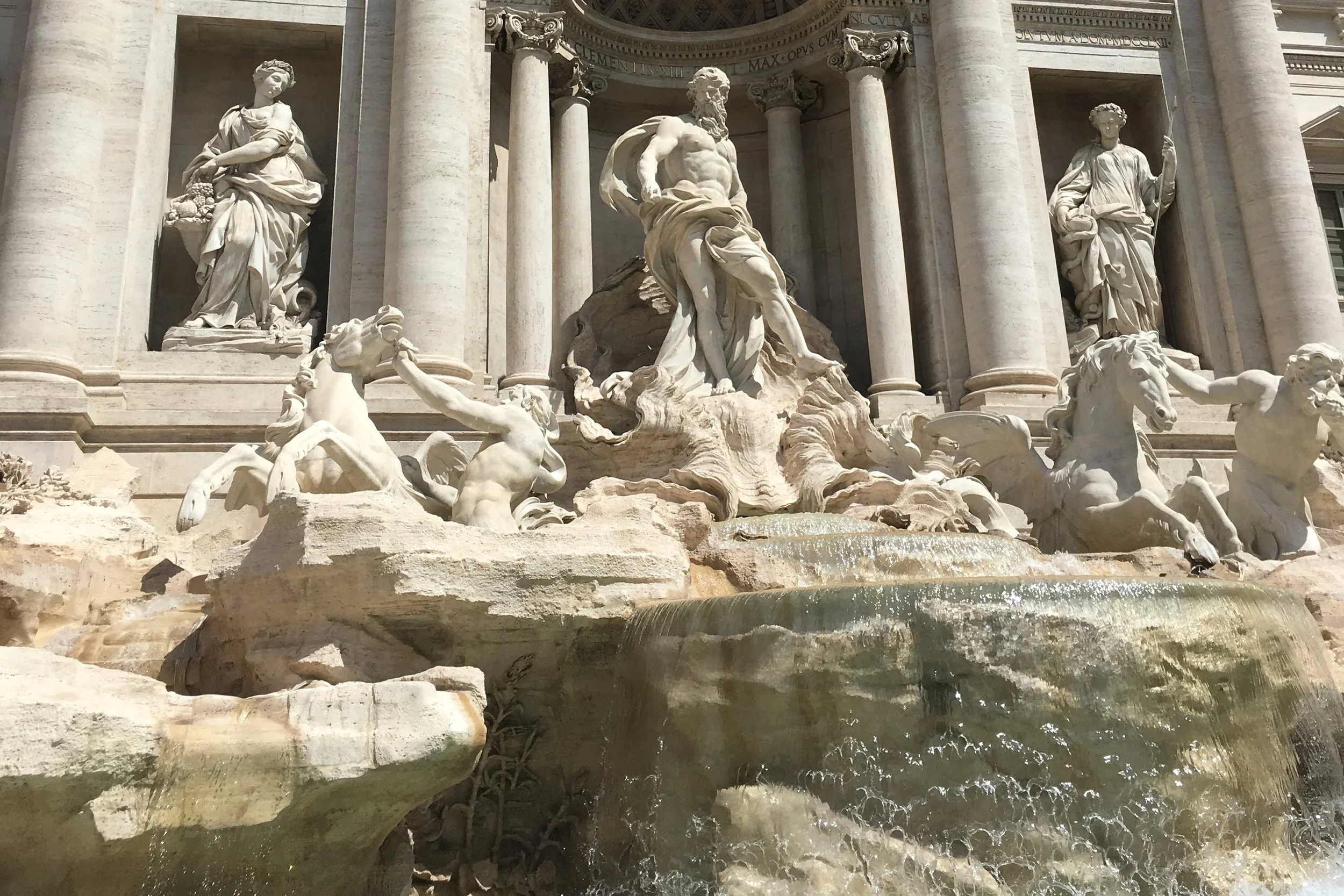 trevi fountain rome statues