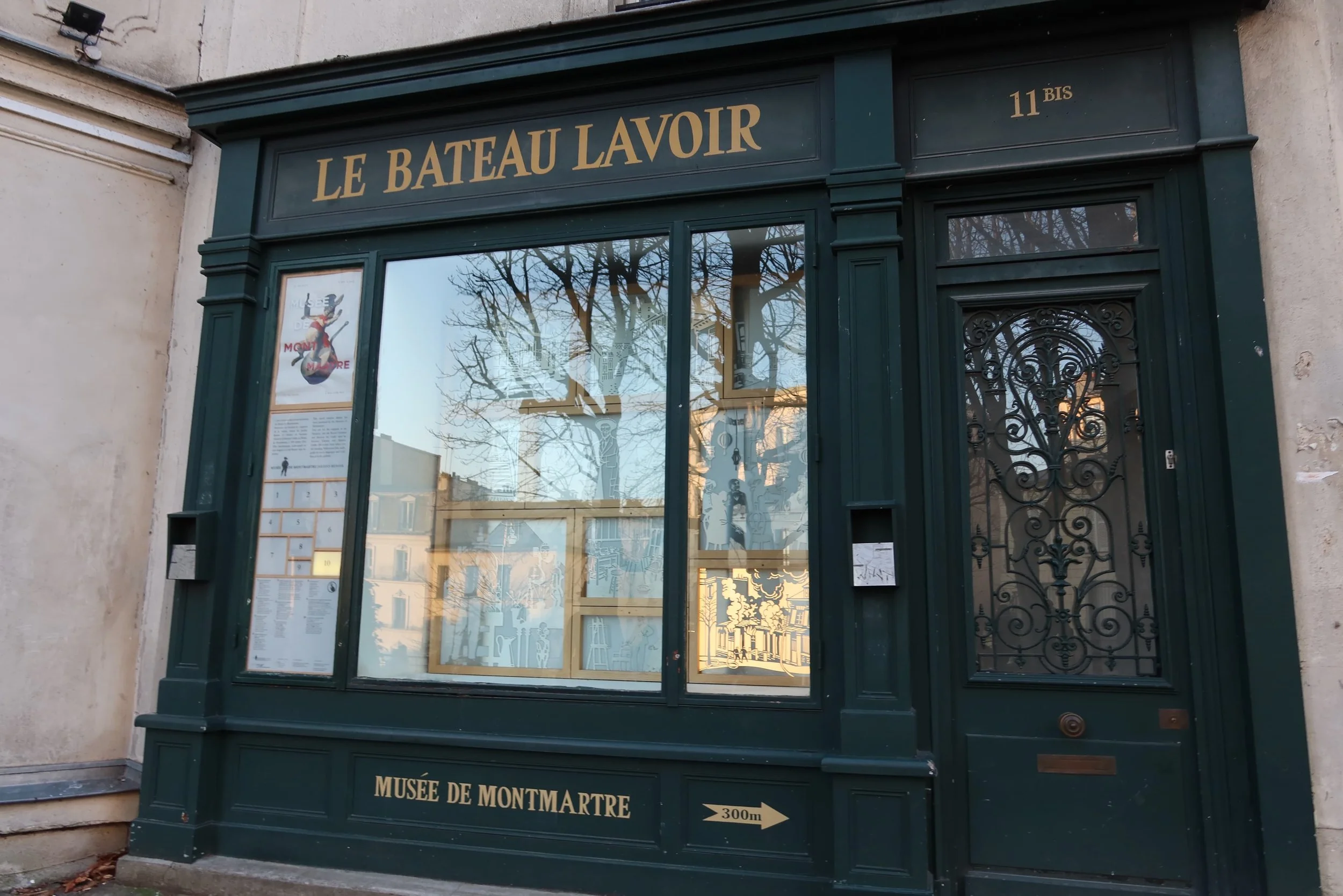outside green exterior le bateau lavoir