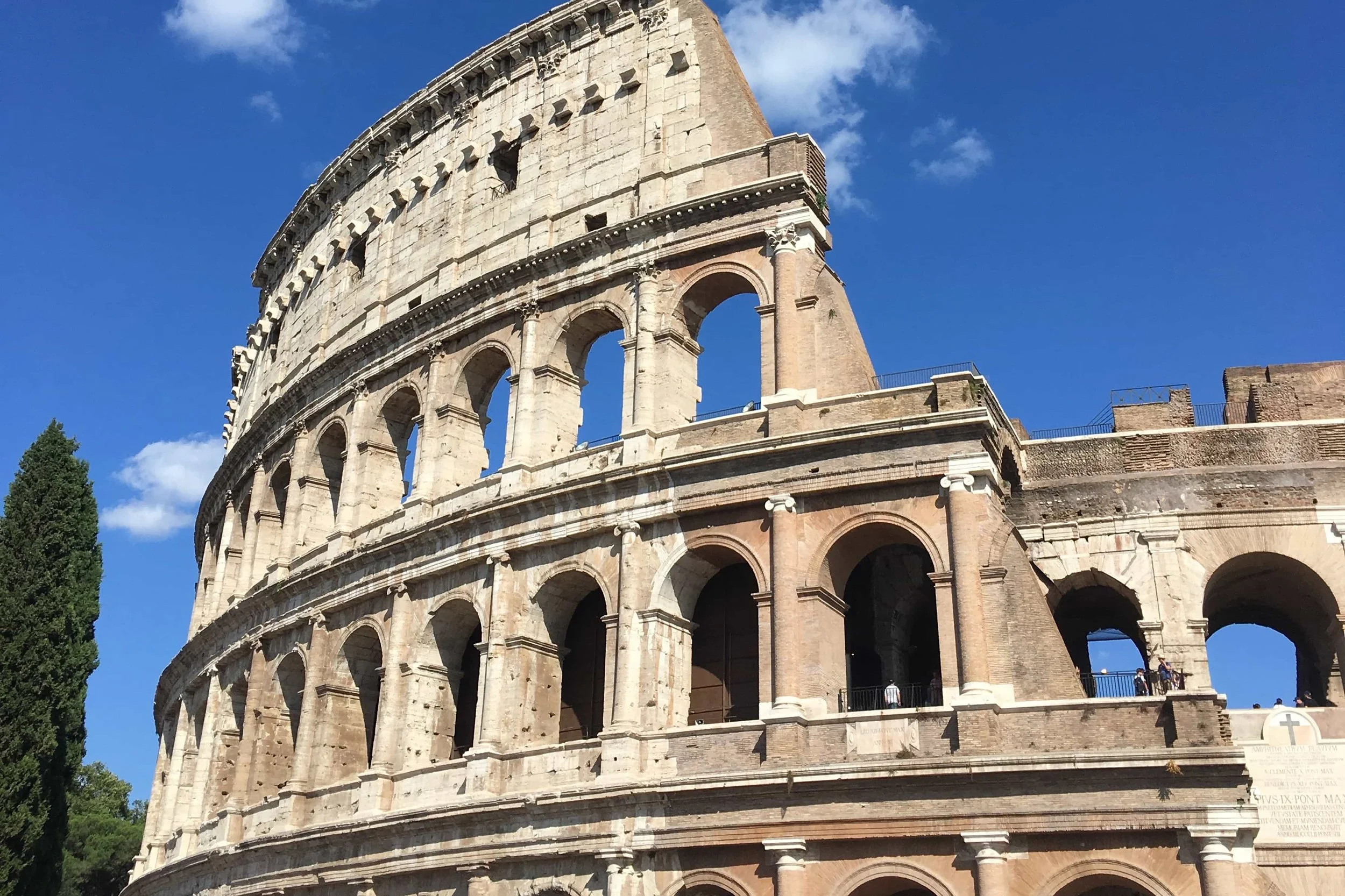 colosseum rome blue sky