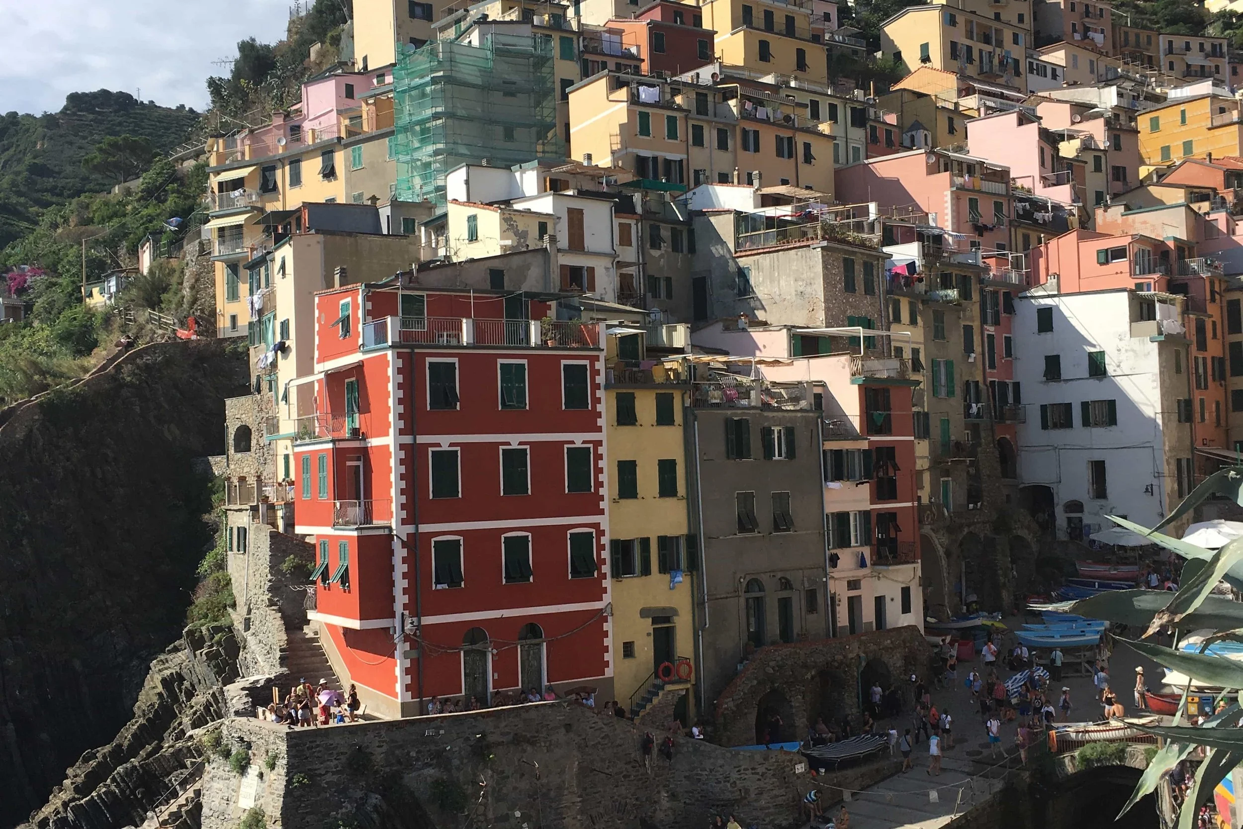 cinque terre colored houses on cliff