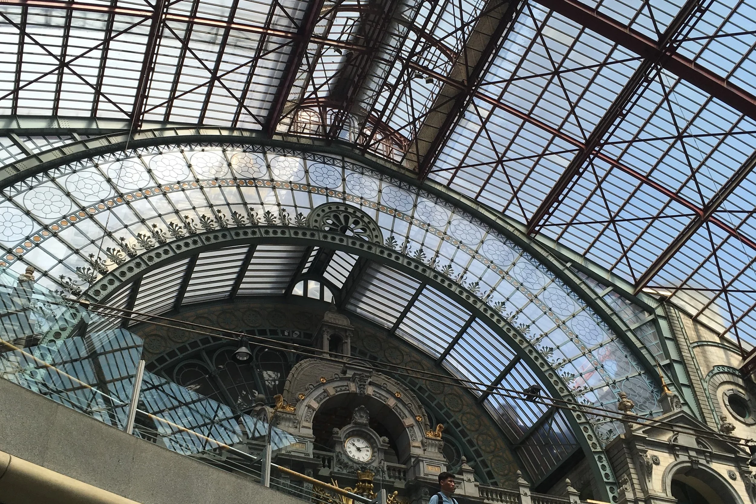 roof of antwerp train station detailed