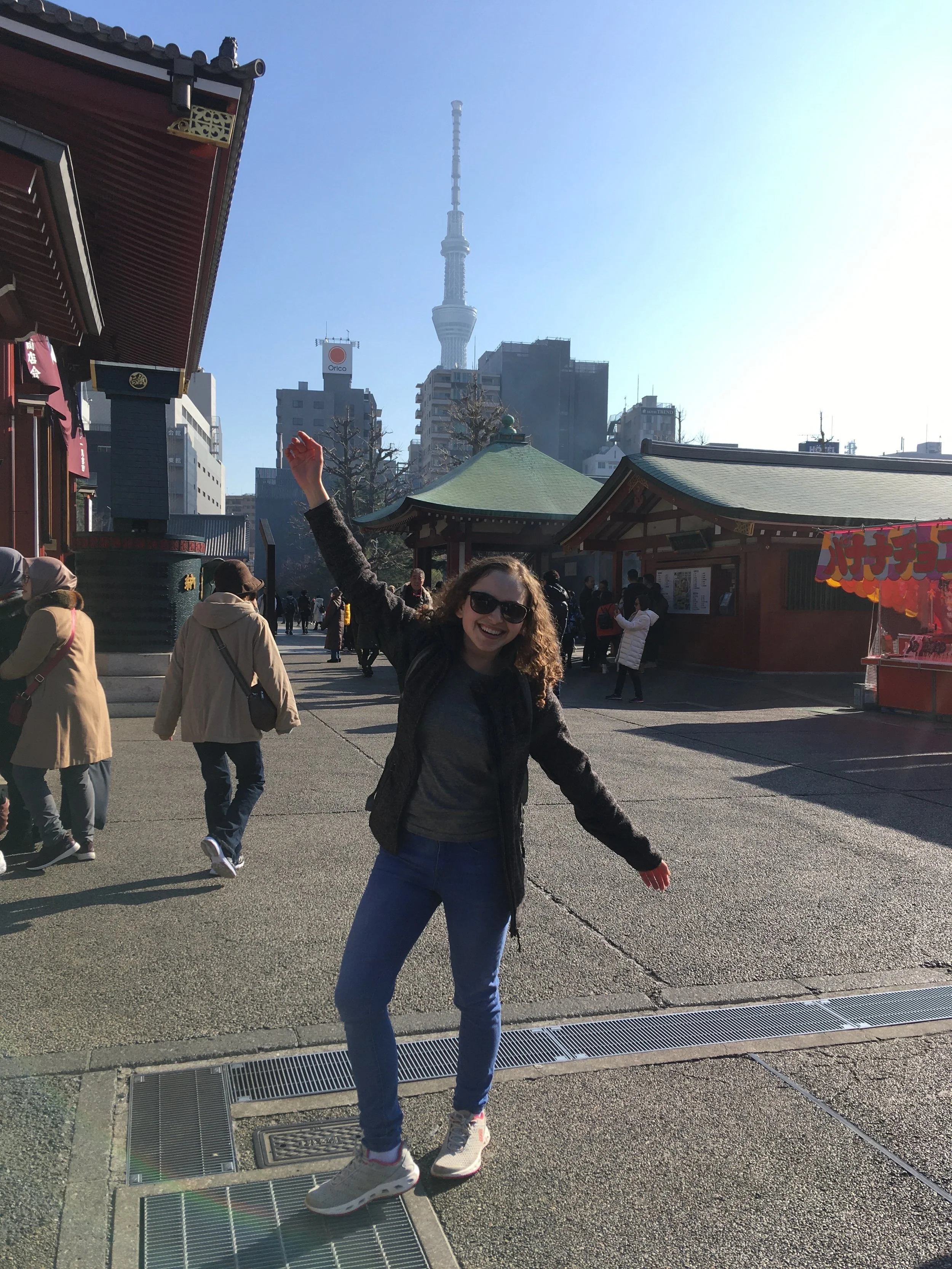 tokyo senso temple happy girl pose