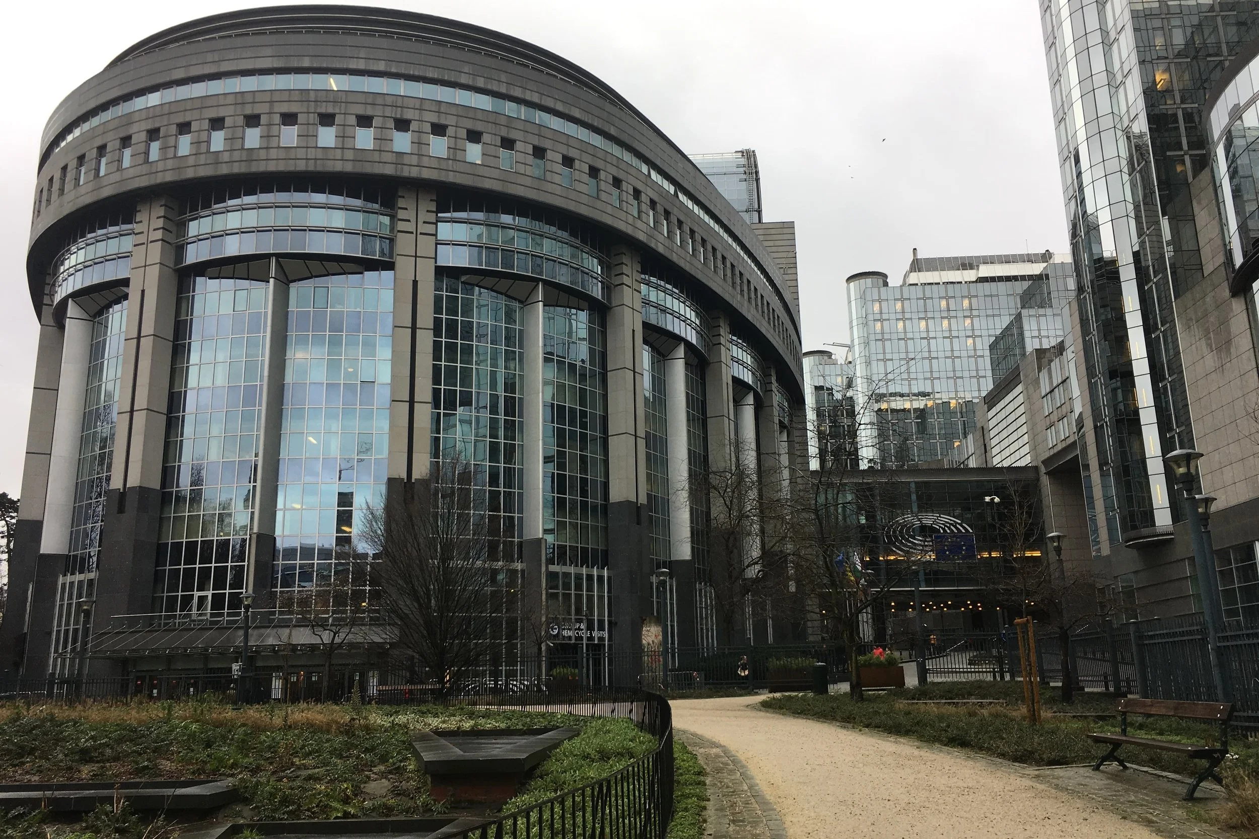 outside eu commison building