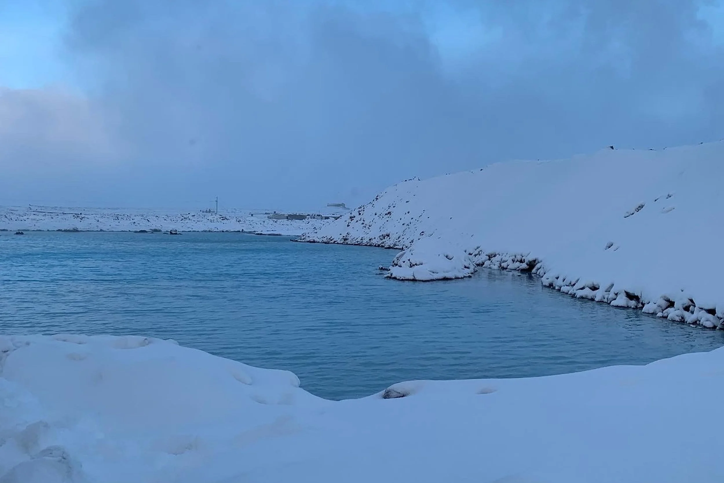 blue lagoon snow at dusk