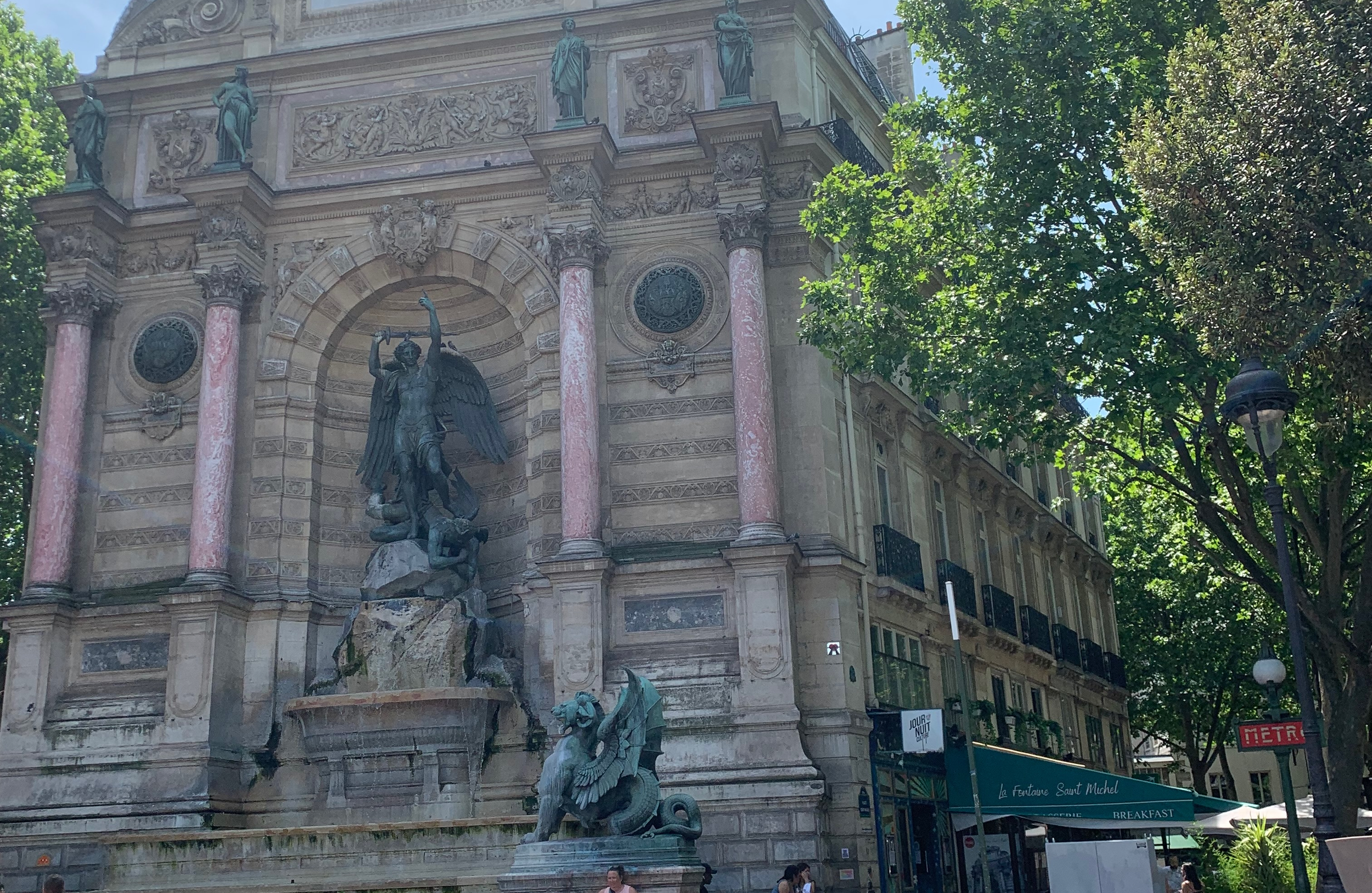 fontaine saint michel