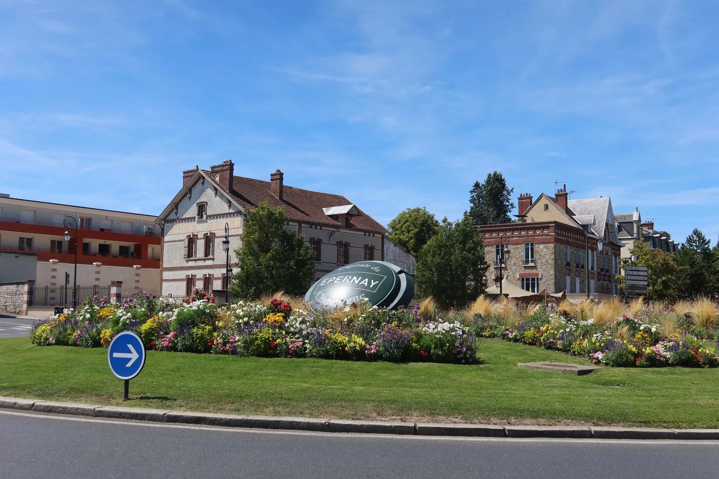 champagne bottle top welcome sign in epernay