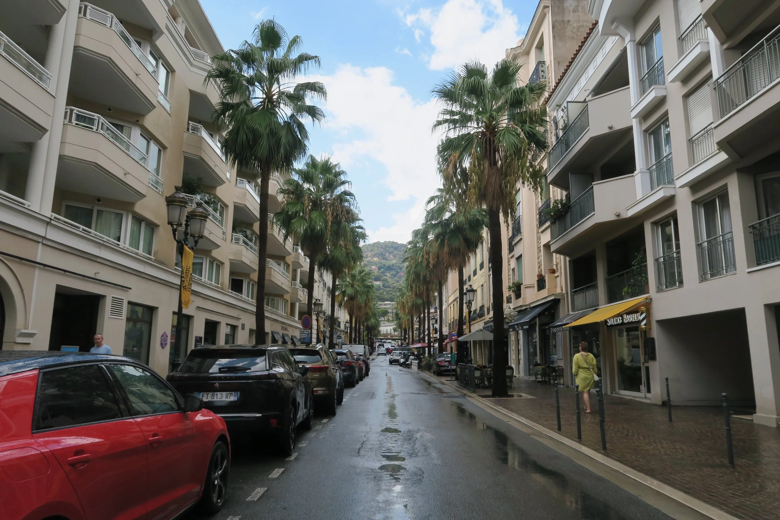 beaulieu sur mer street with palm trees