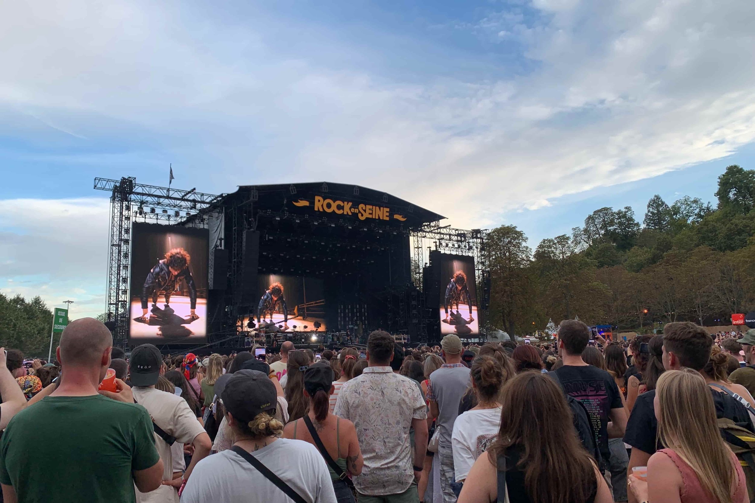 sombr on stage at rock en seine paris 2026